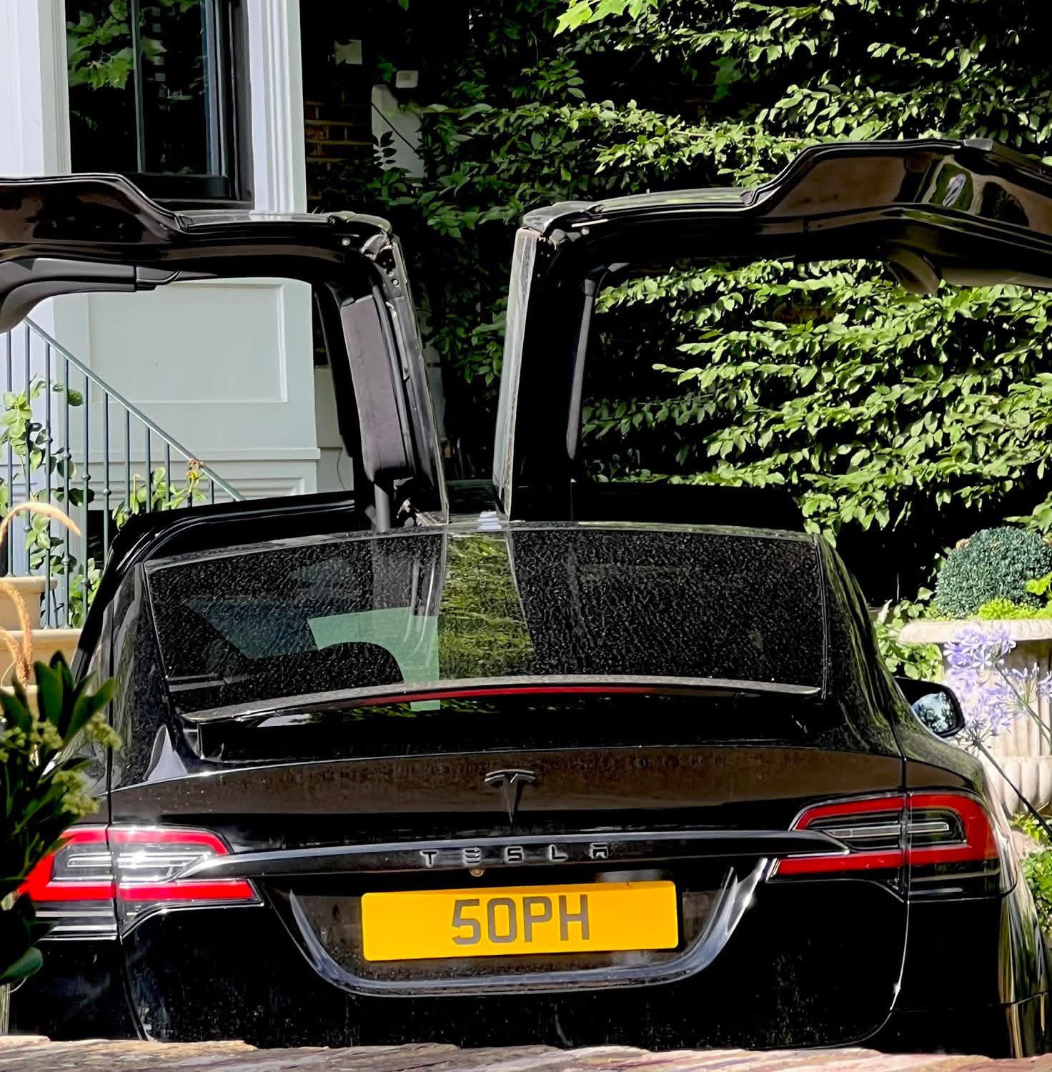 5 OPH spotted on Tesla Model X
