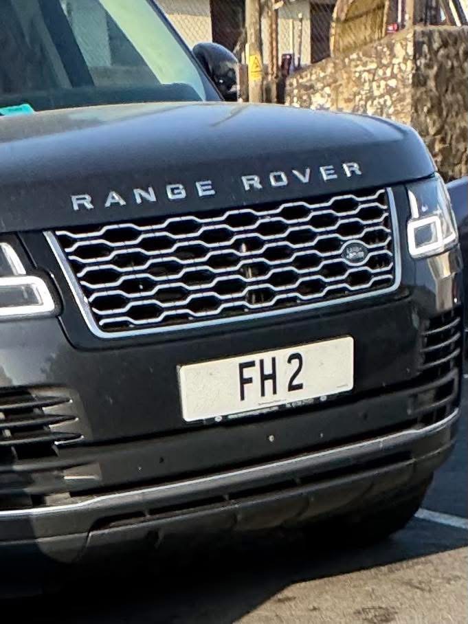 FH 2 spotted on Land Rover Range Rover