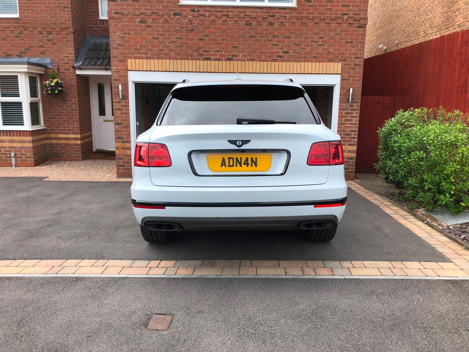 ADN 4N spotted on Bentley Bentayga