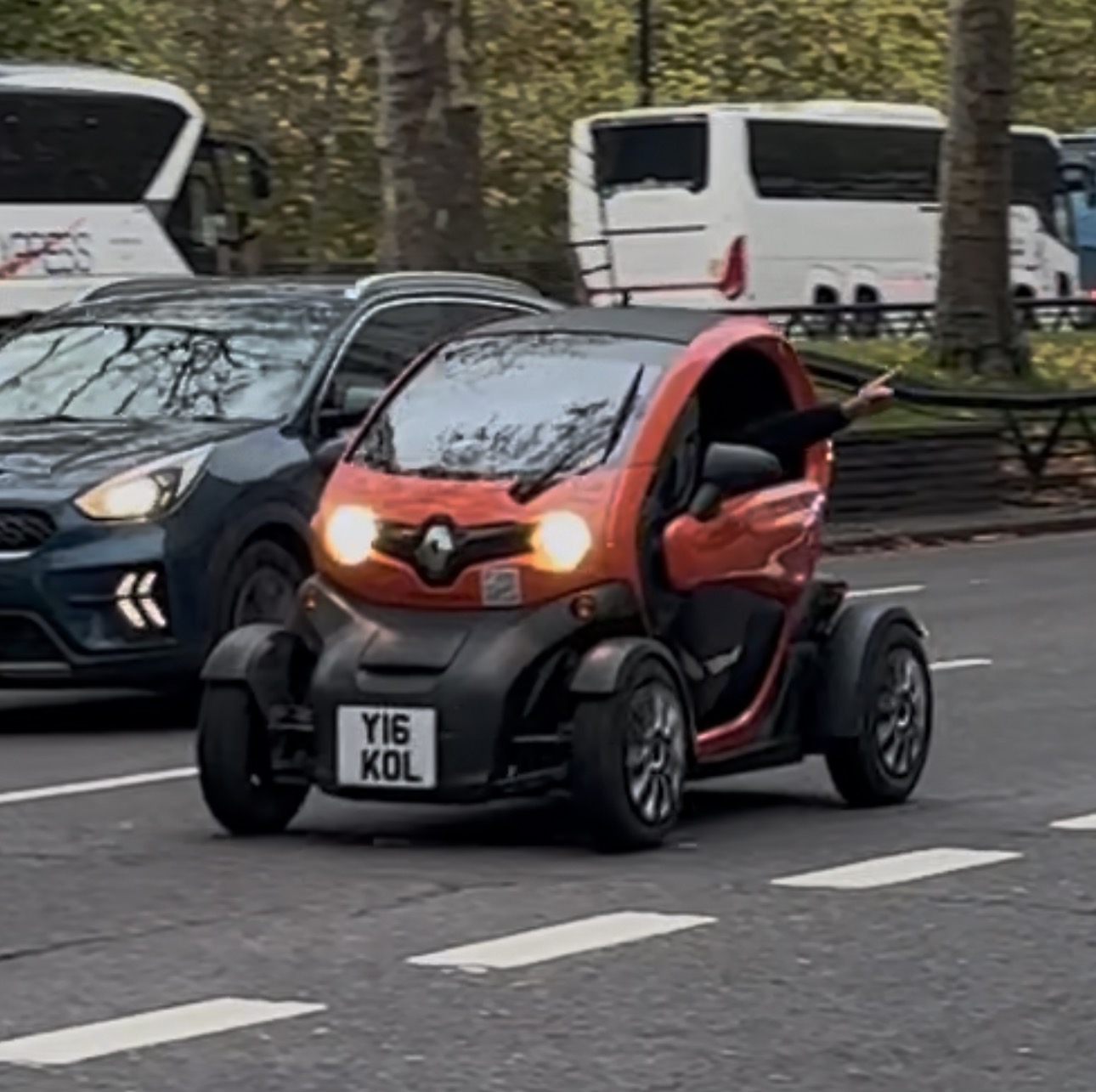 Y16 KOL spotted on Renault Twizy