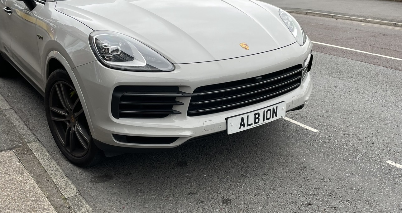 ALB 10N spotted on Porsche Cayenne