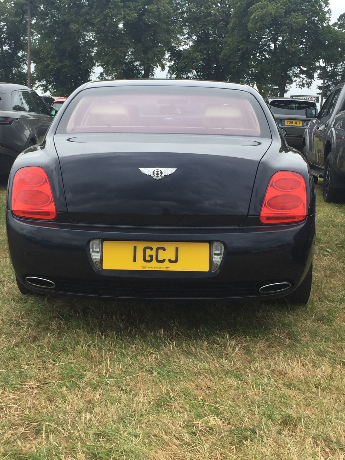 1 GCJ spotted on Bentley Flying Spur