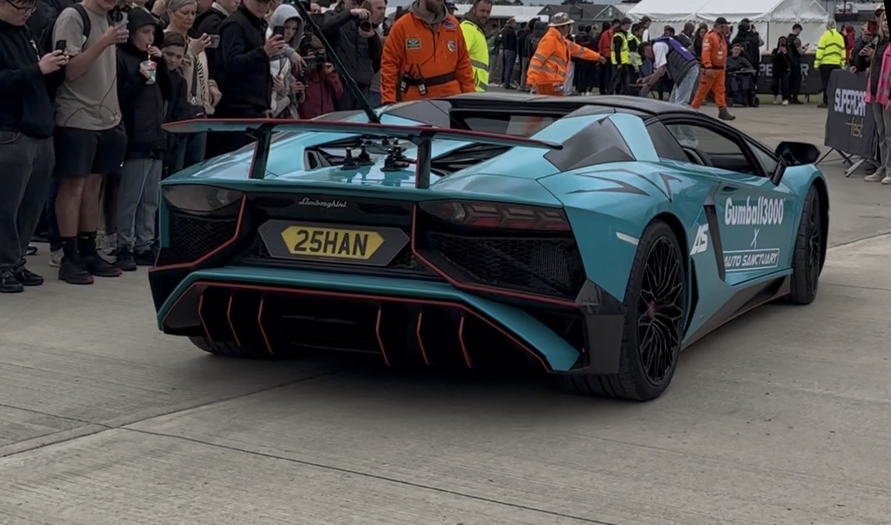 25 HAN spotted on Lamborghini Aventador