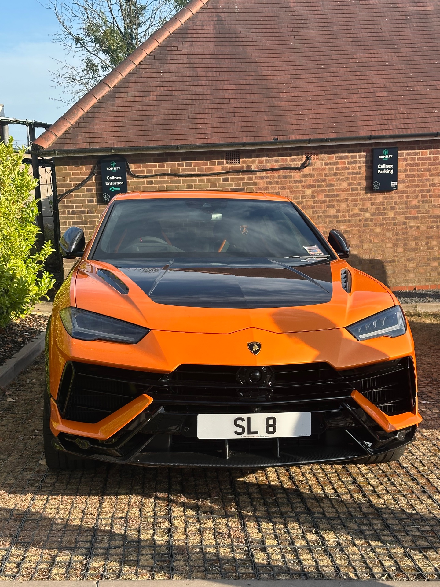 SL 8 spotted on Lamborghini Urus Performante