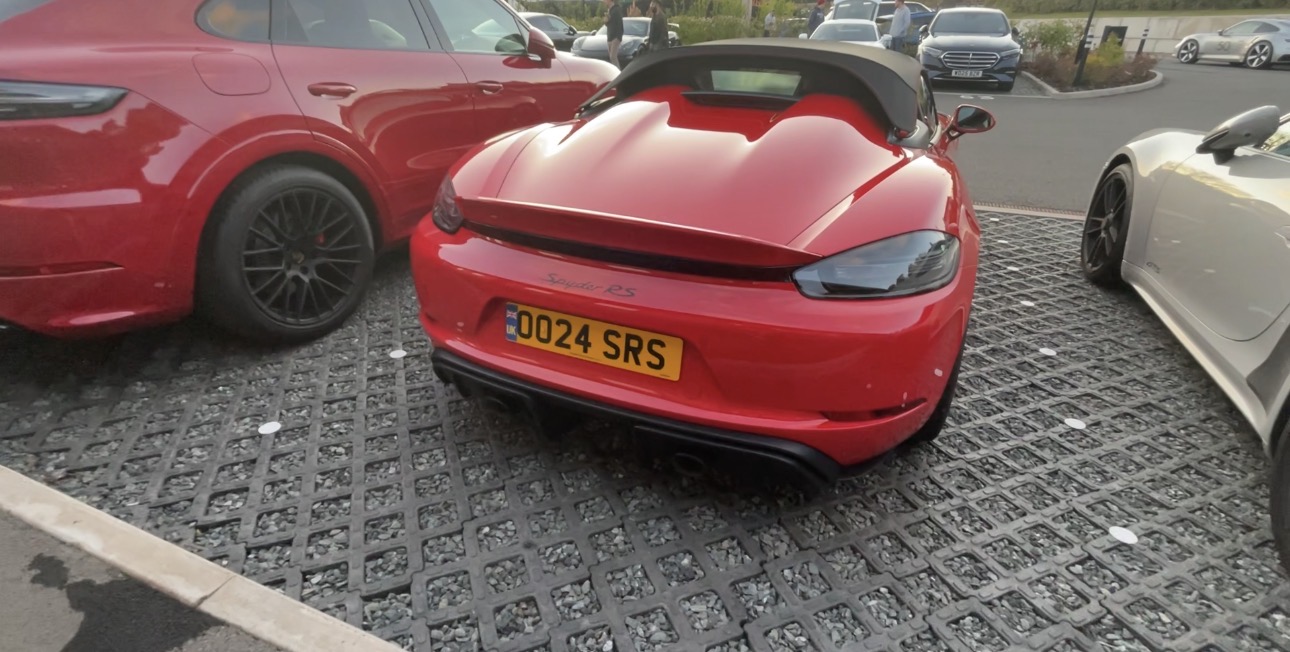 OO24 SRS spotted on Porsche 911 GT3 Touring