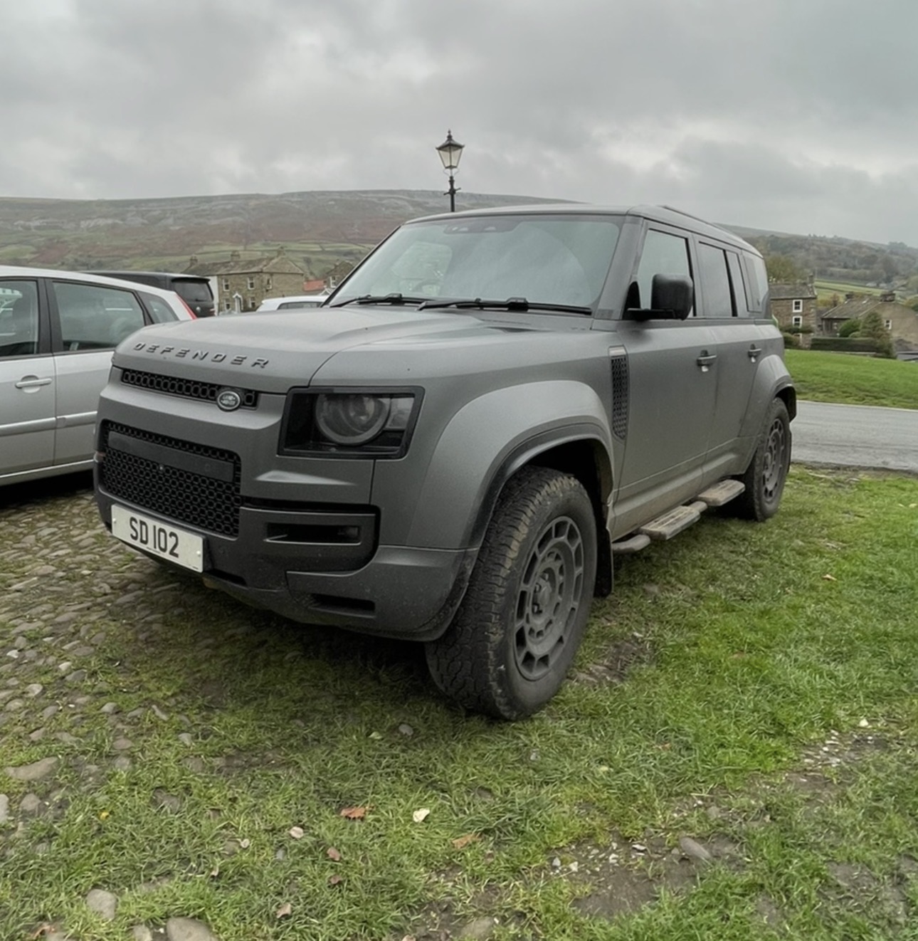 SD 102 spotted on Land Rover Defender
