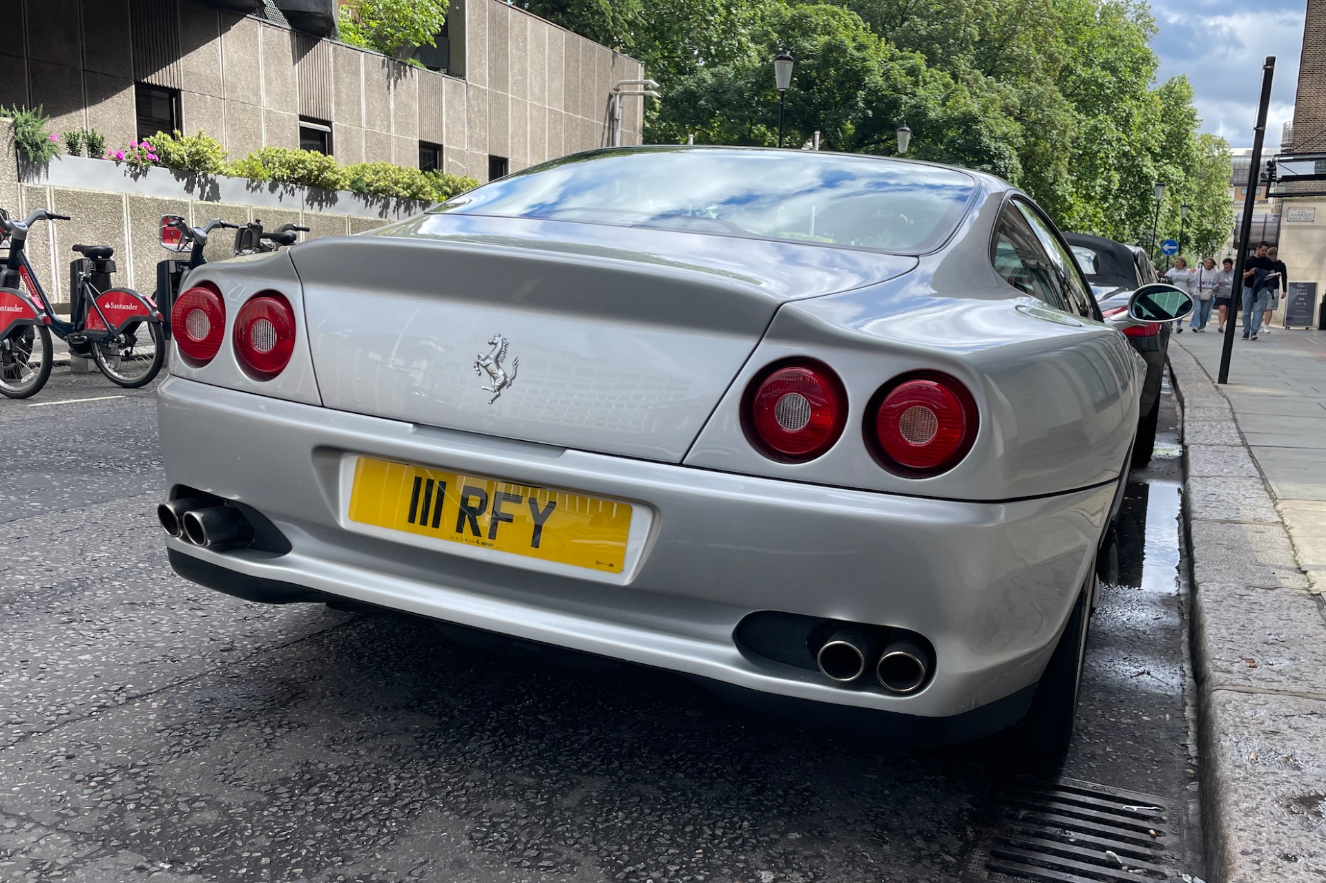 111 RFY spotted on Ferrari 550