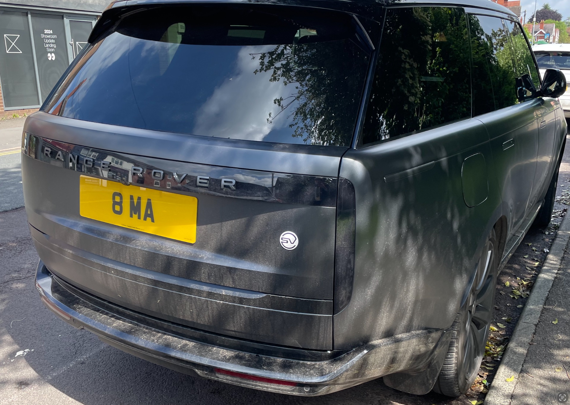 8 MA spotted on Land Rover Range Rover SVAutobiography SV