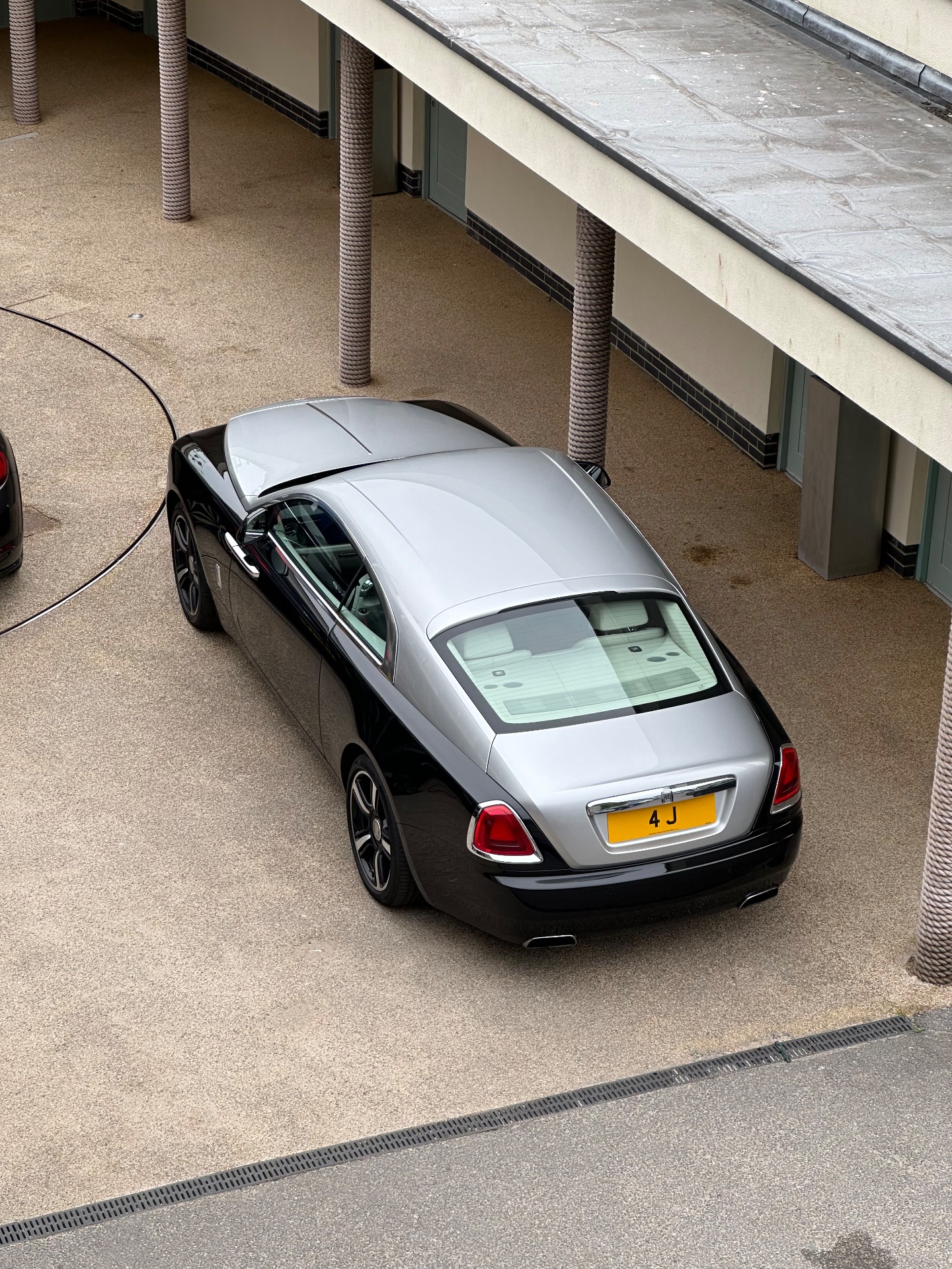 4 J spotted on Rolls-Royce Wraith