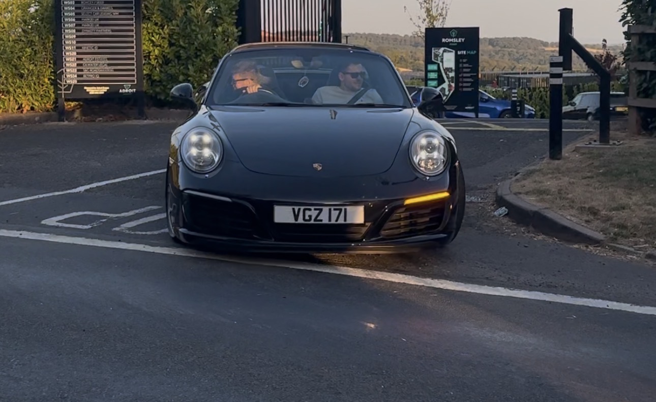 VGZ 171 spotted on Porsche 911