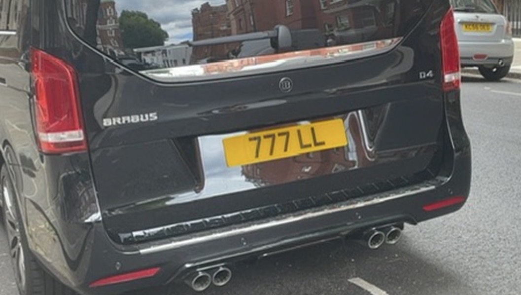777 LL spotted on Mercedes-Benz V-Class