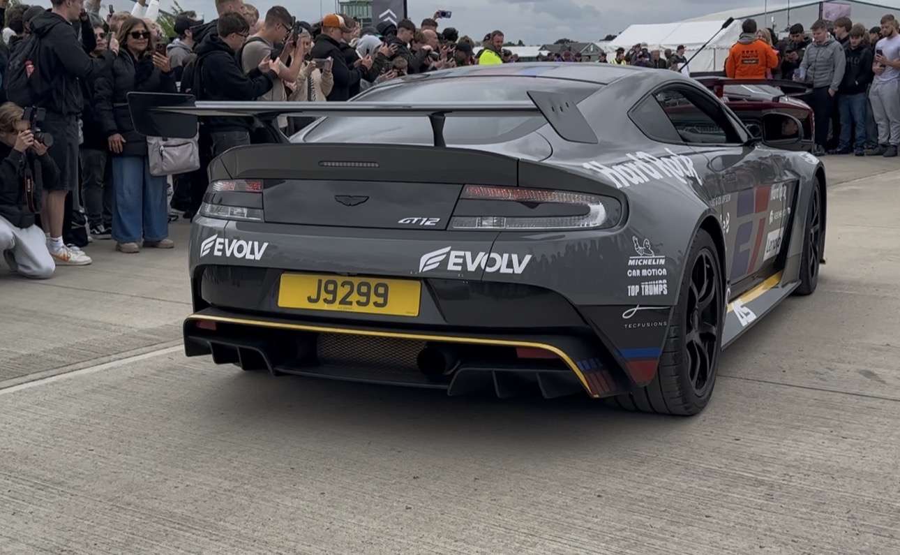 J 9299 spotted on Aston Martin Vantage GT8