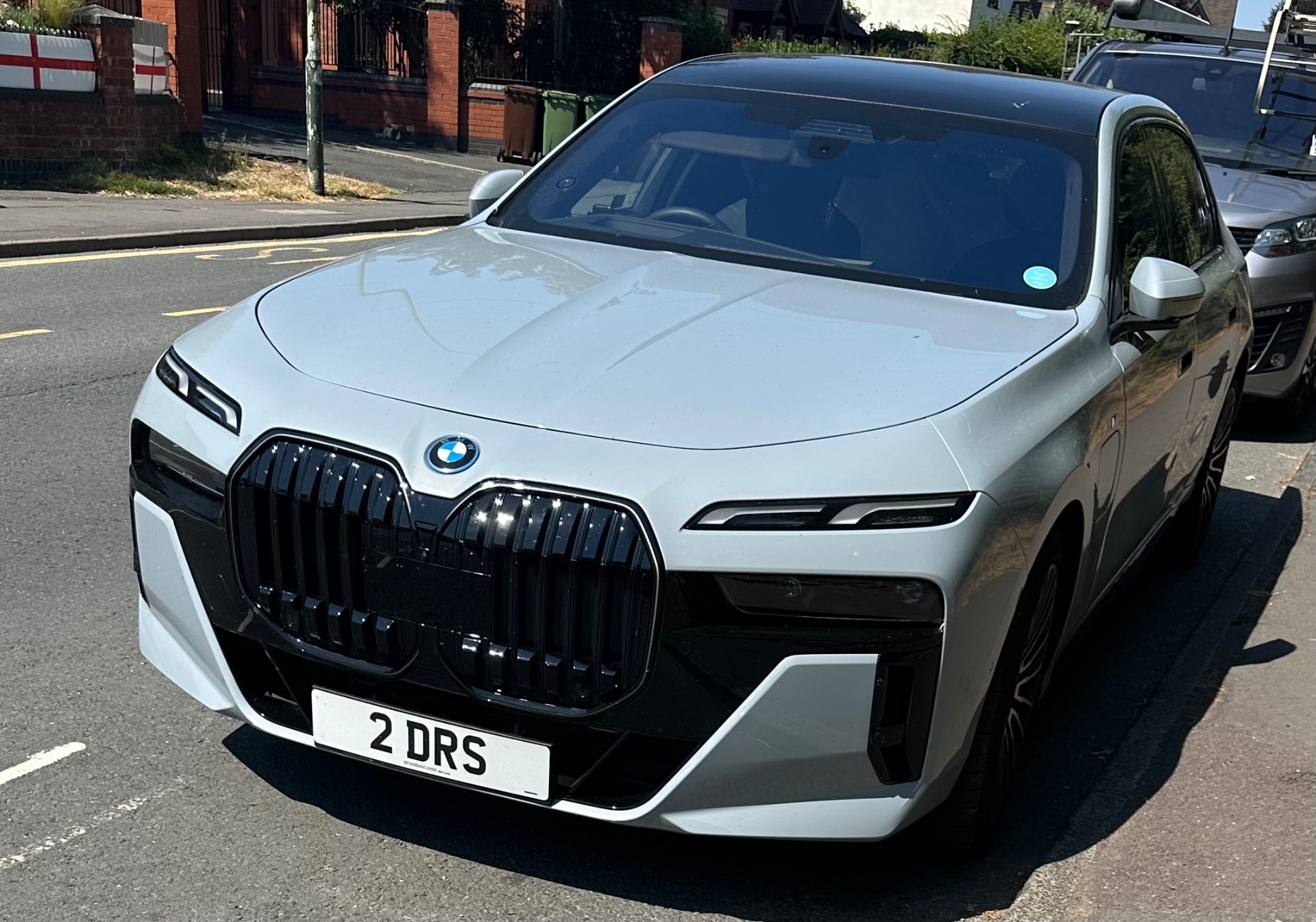 2 DRS spotted on BMW 7 Series