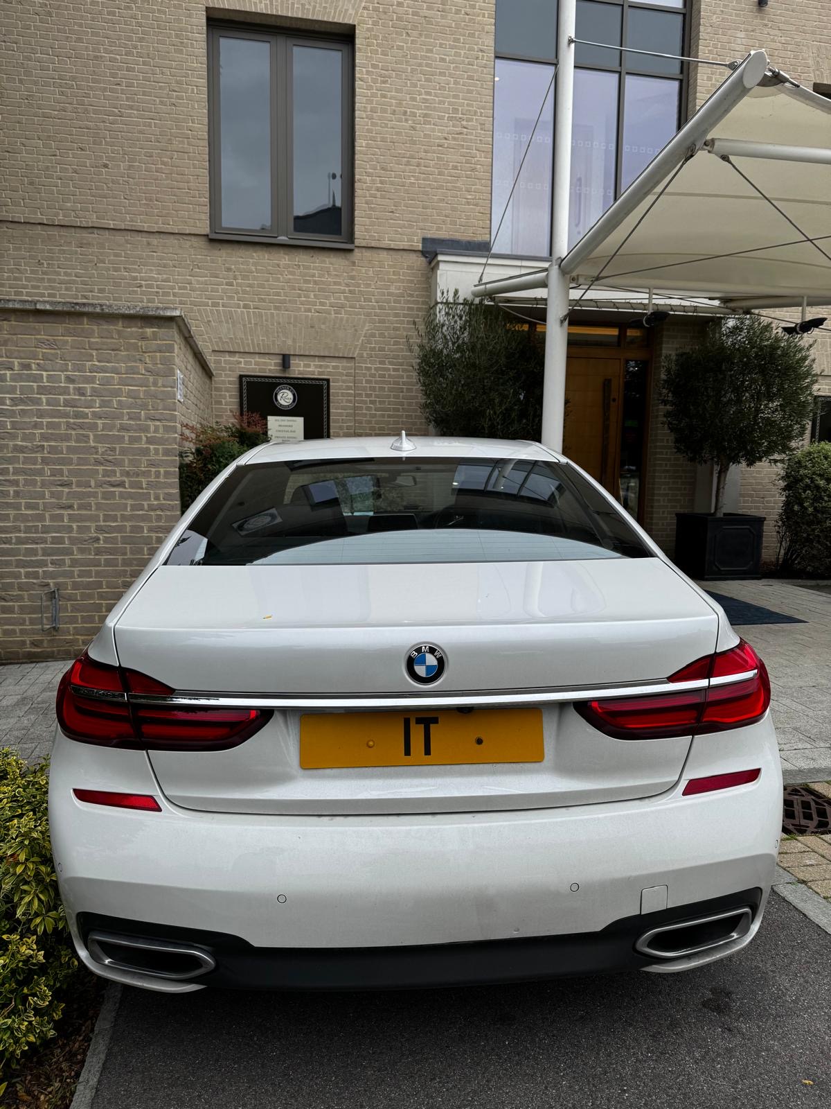 1 T spotted on BMW 7 Series