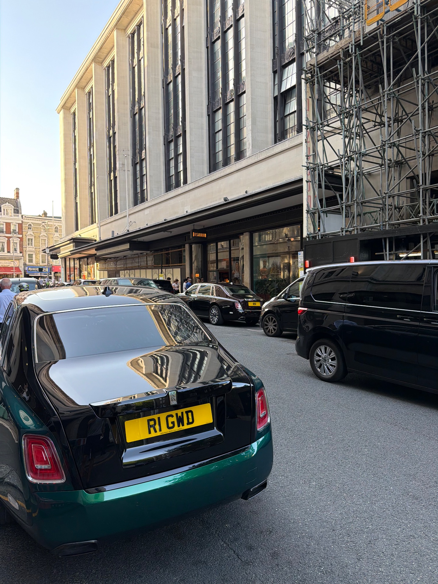 R1 GWD private number plate on a Rolls-Royce, spotted in Kensington, London