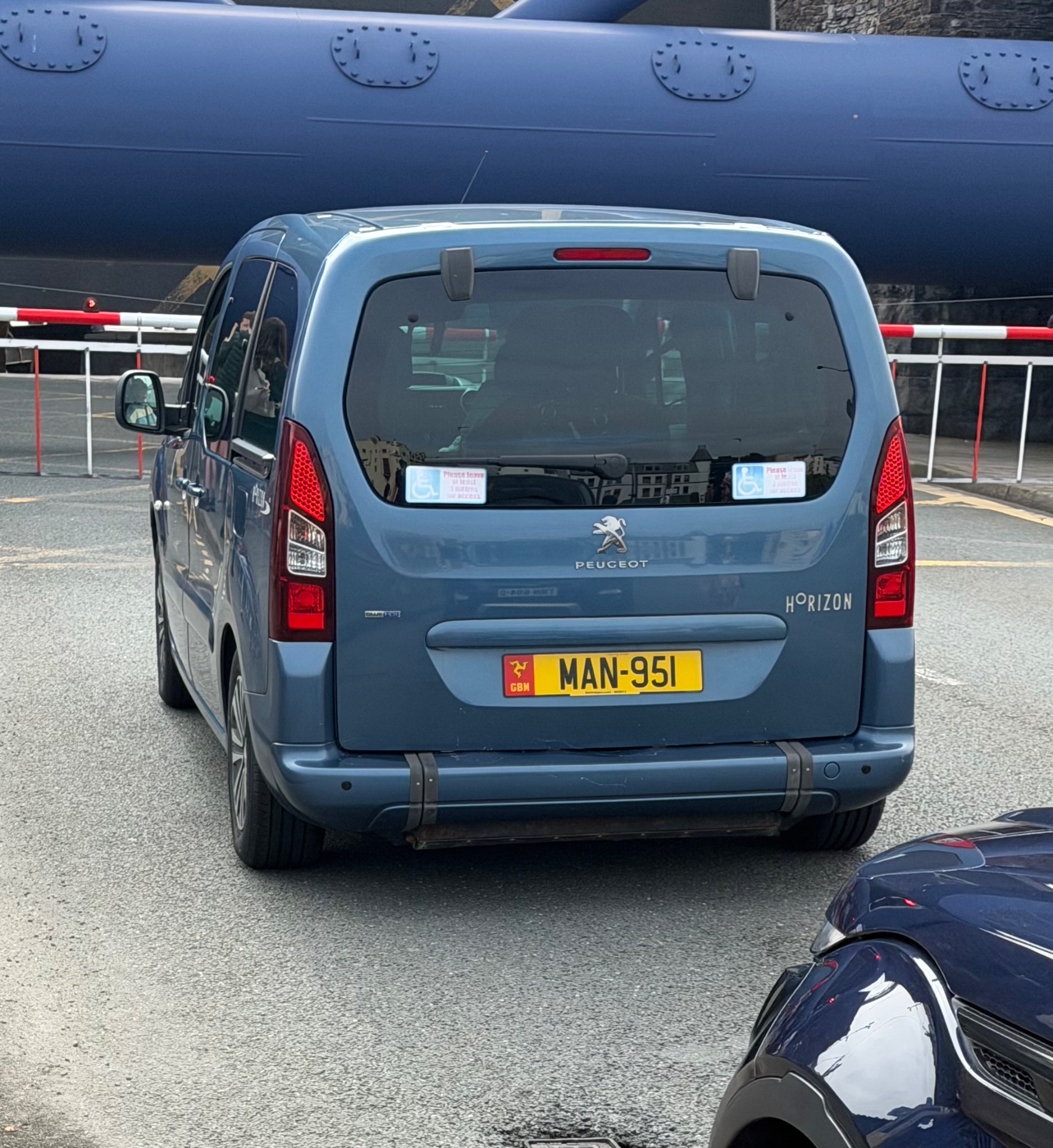 MAN 951 spotted in Douglas