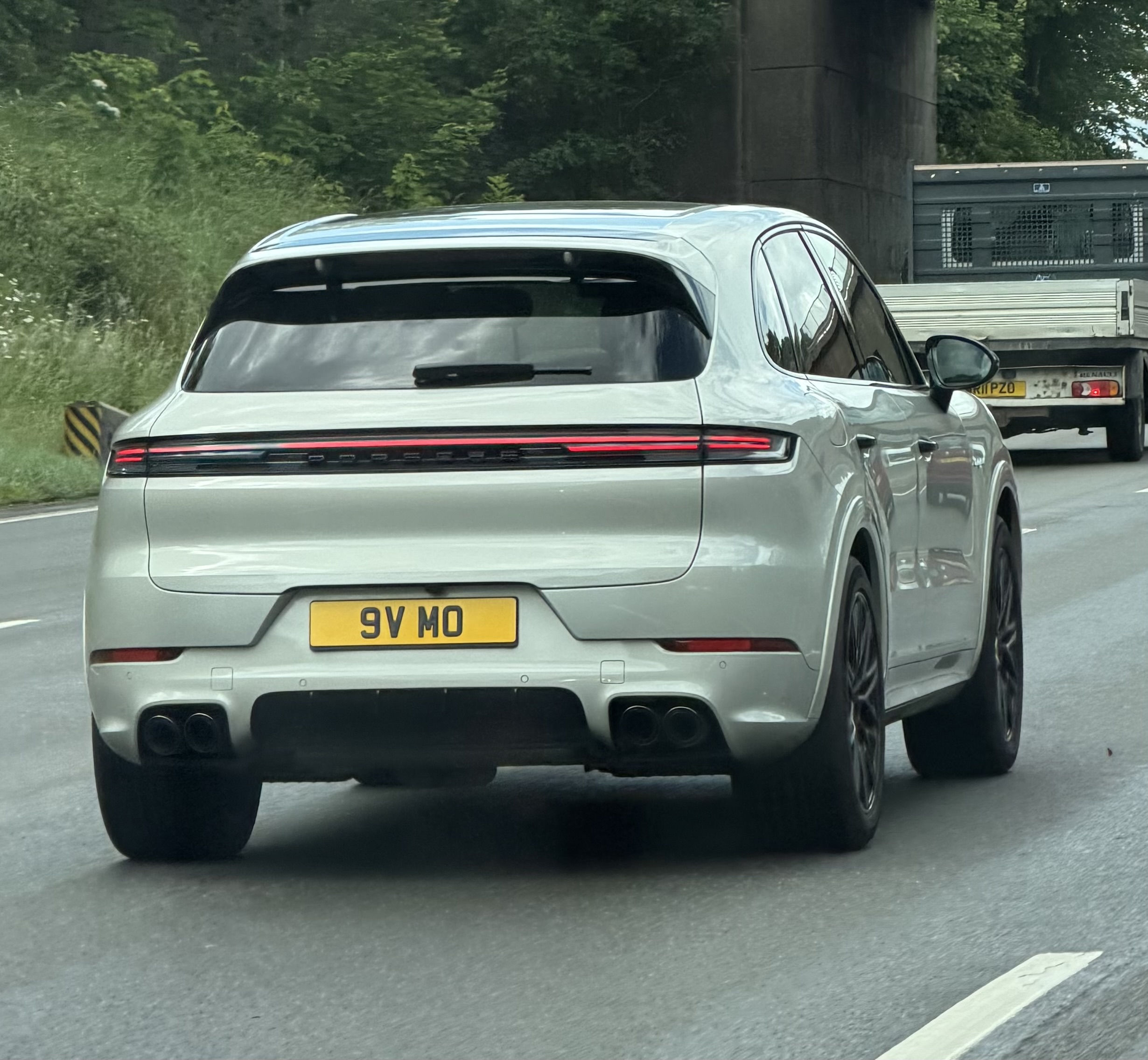 9 VMO spotted on Porsche Cayenne