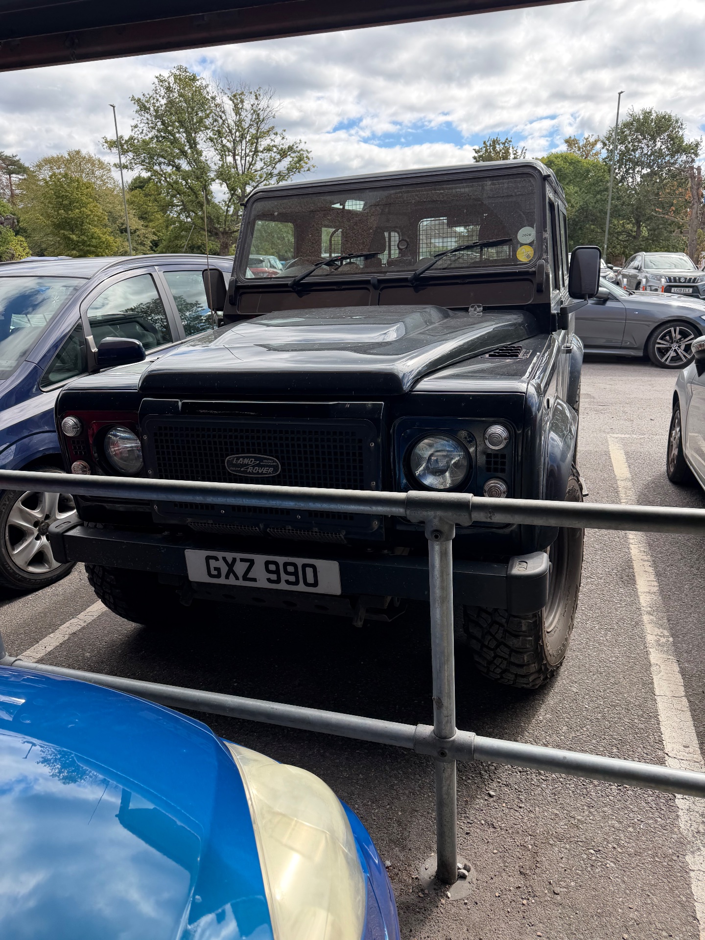 GXZ 990 spotted on Land Rover Defender (Classic)