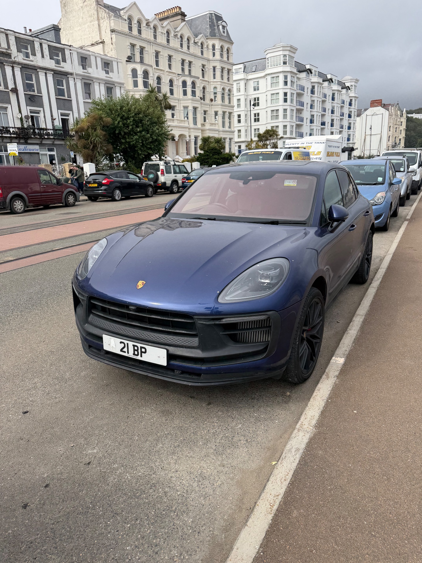 21 BP spotted on Porsche Macan