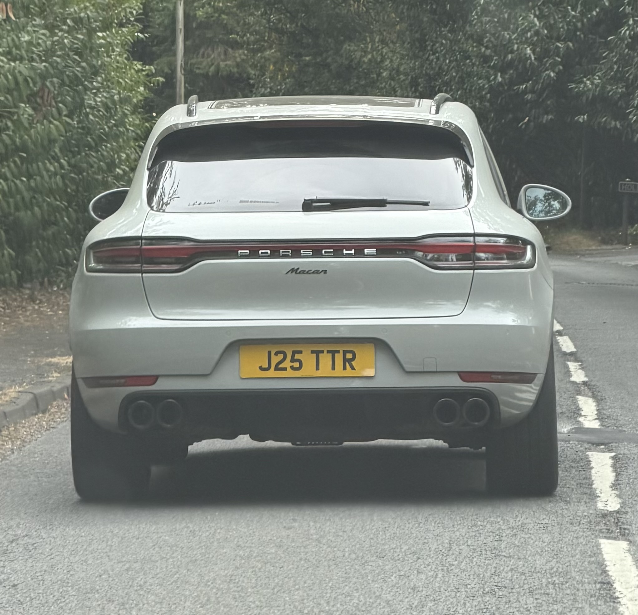 J25 TTR spotted on Porsche Macan