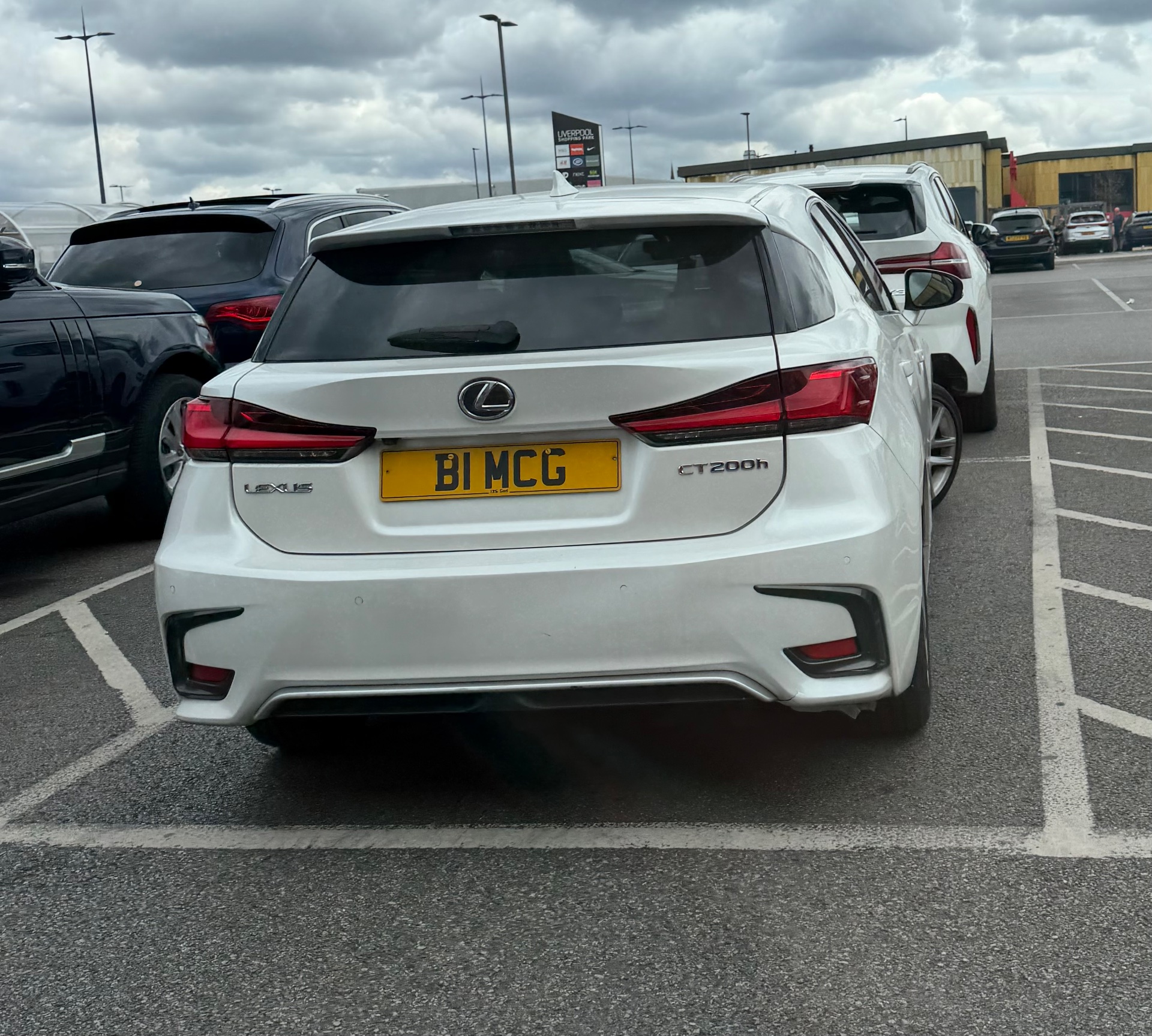 B1 MCG spotted on Lexus CT 200h