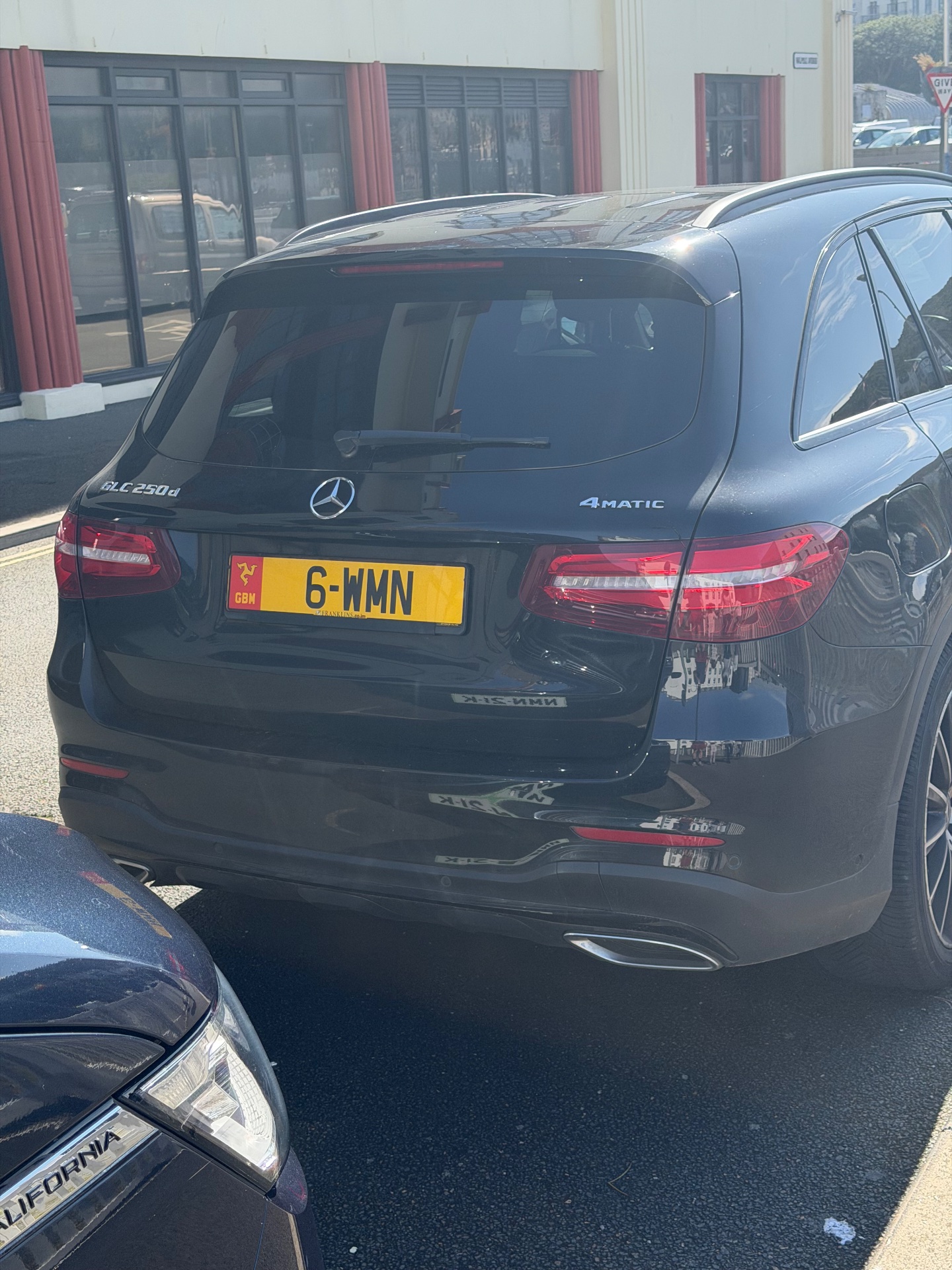 6 WMN spotted in Douglas