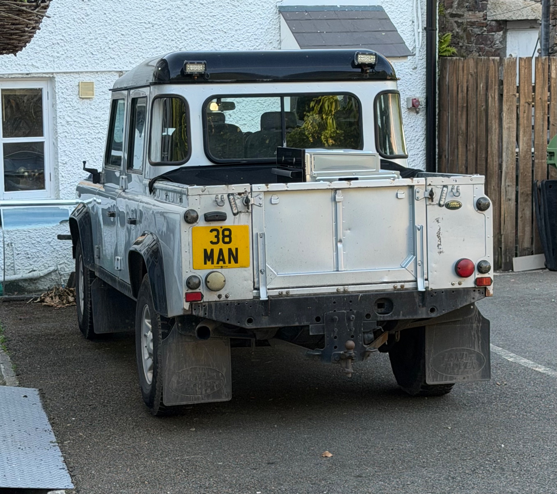 38 MAN spotted in Silverdale Glen