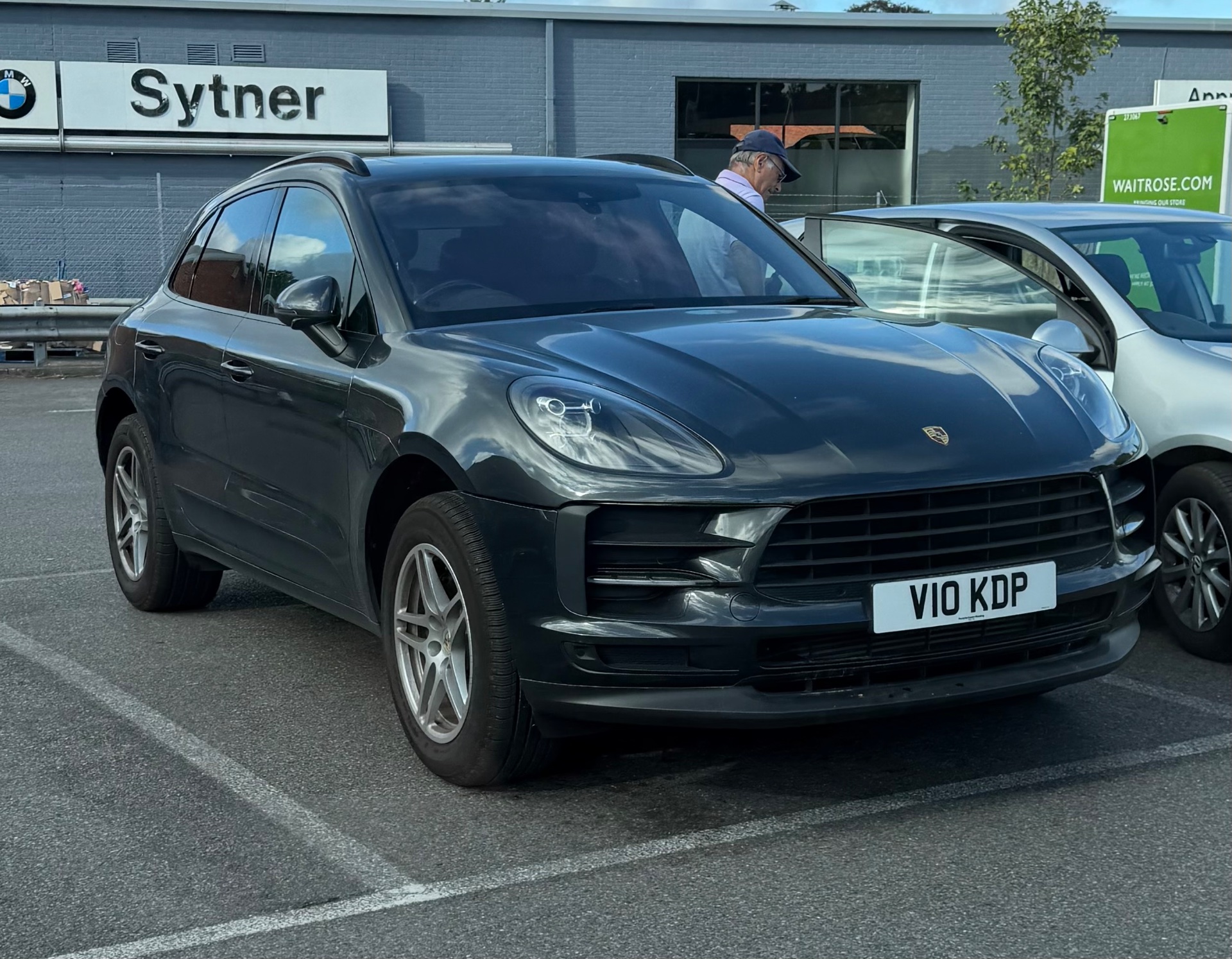 V10 KDP spotted on Porsche Macan