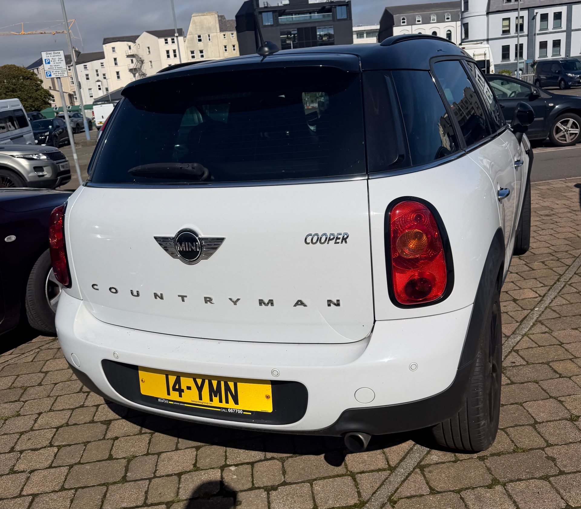 14 YMN spotted in Douglas