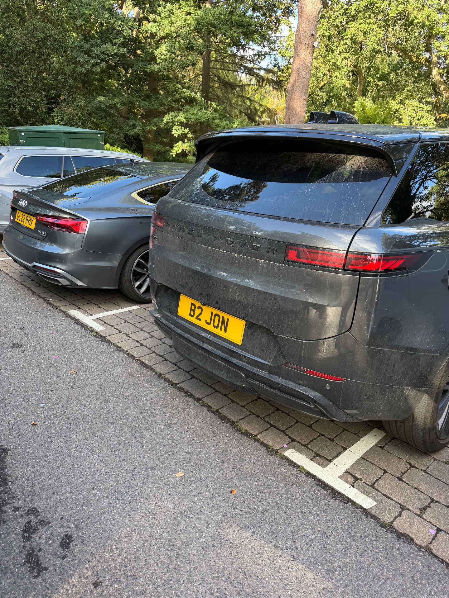 B2 JON private number plate on a Land Rover Range Rover Sport, spotted in Sunningdale