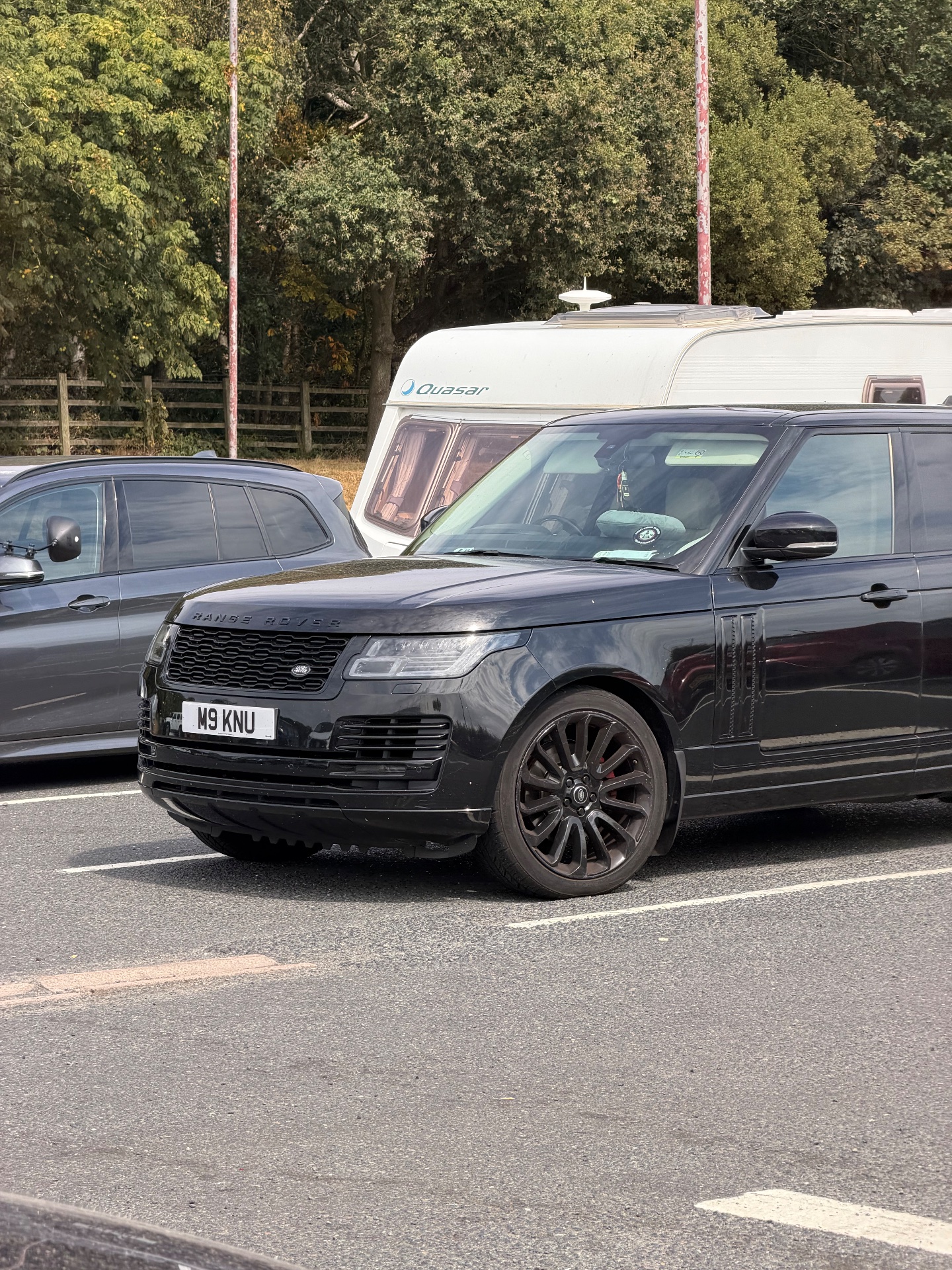 M9 KNU spotted on Land Rover Range Rover