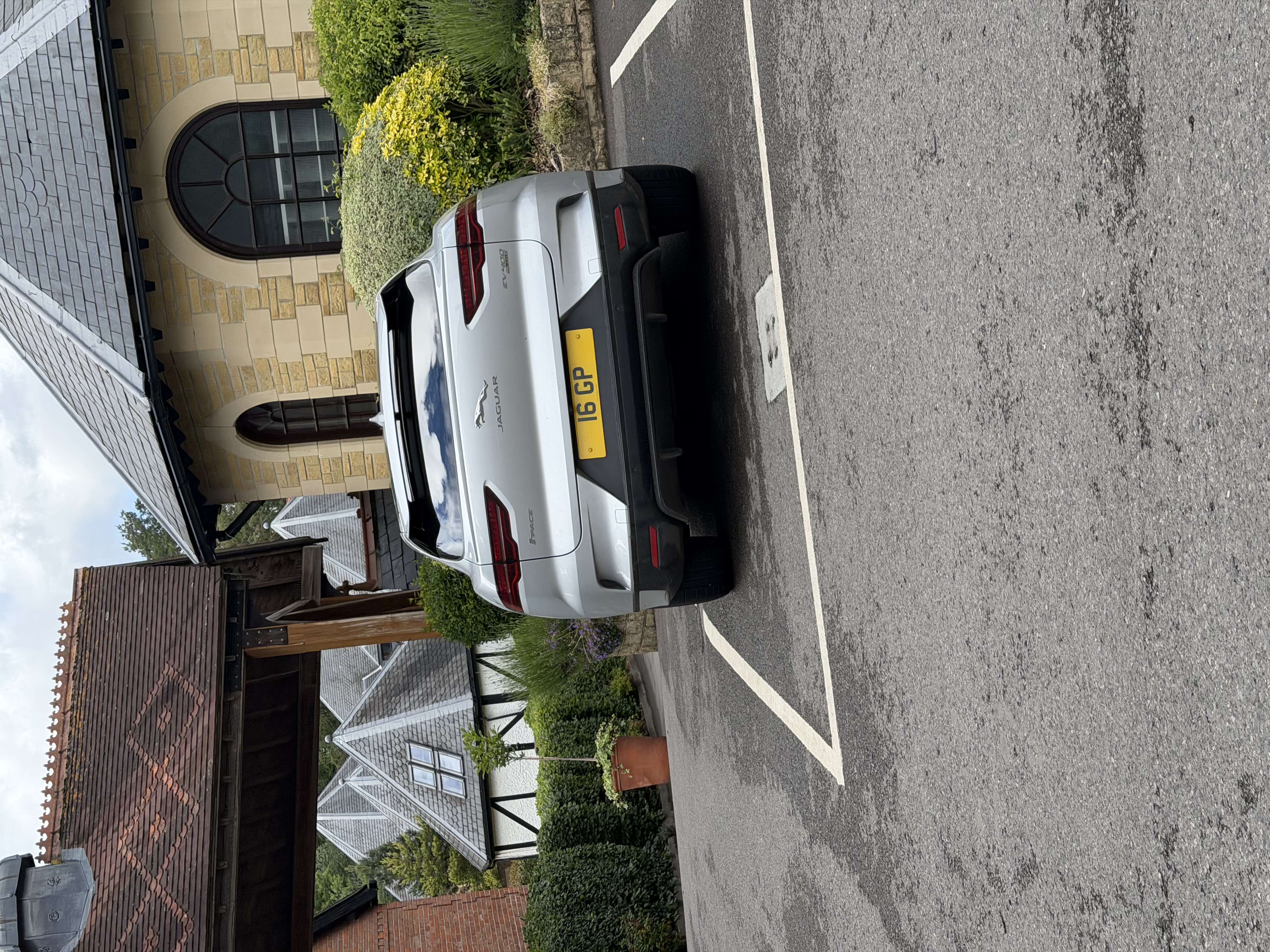 16 GP spotted on Jaguar I-Pace