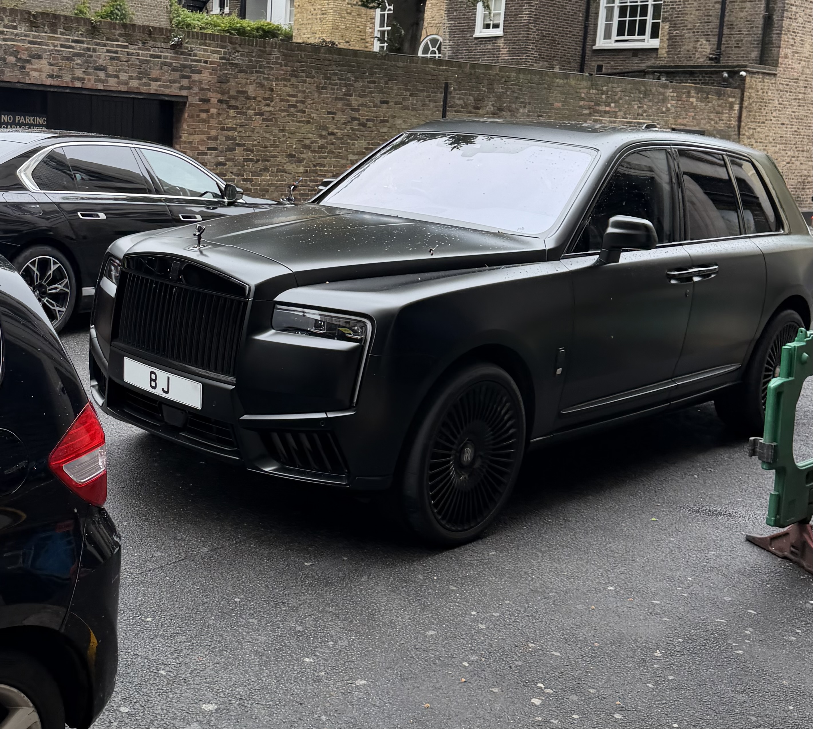 8 J spotted on Rolls-Royce Cullinan
