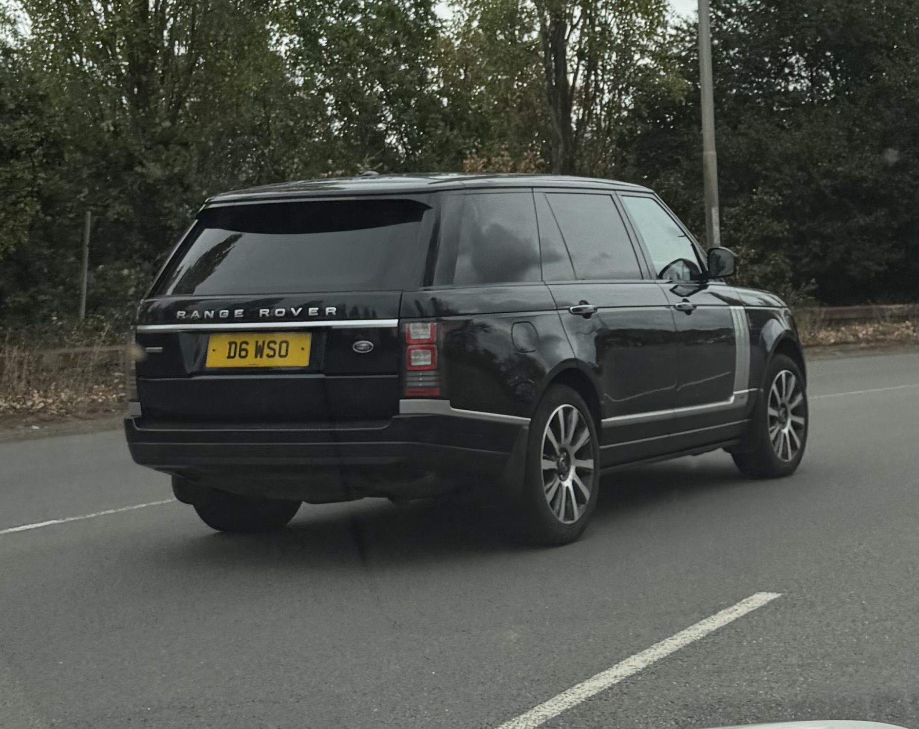 D6 WSO spotted on Land Rover Range Rover