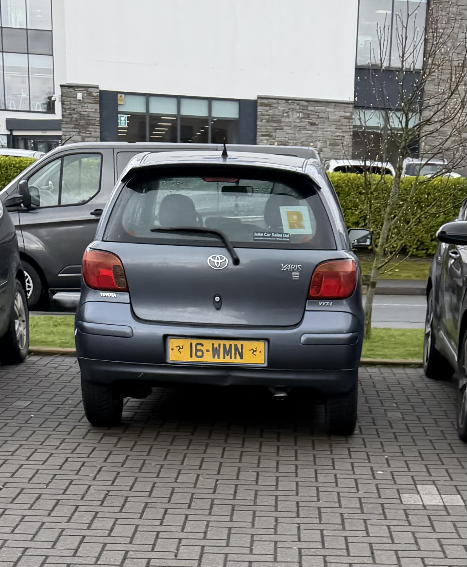 16 WMN spotted in Douglas
