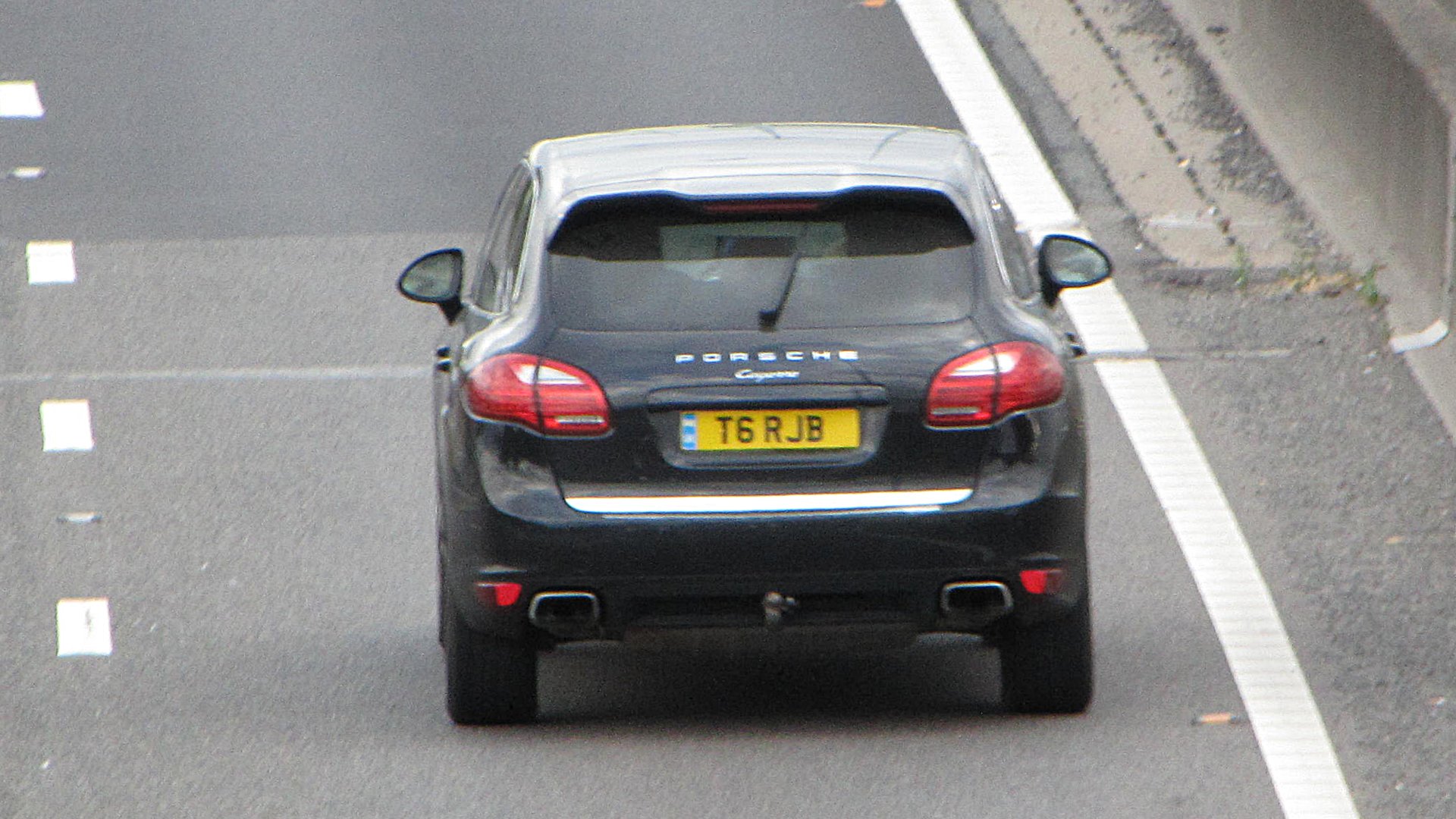 T6 RJB spotted on Porsche Cayenne