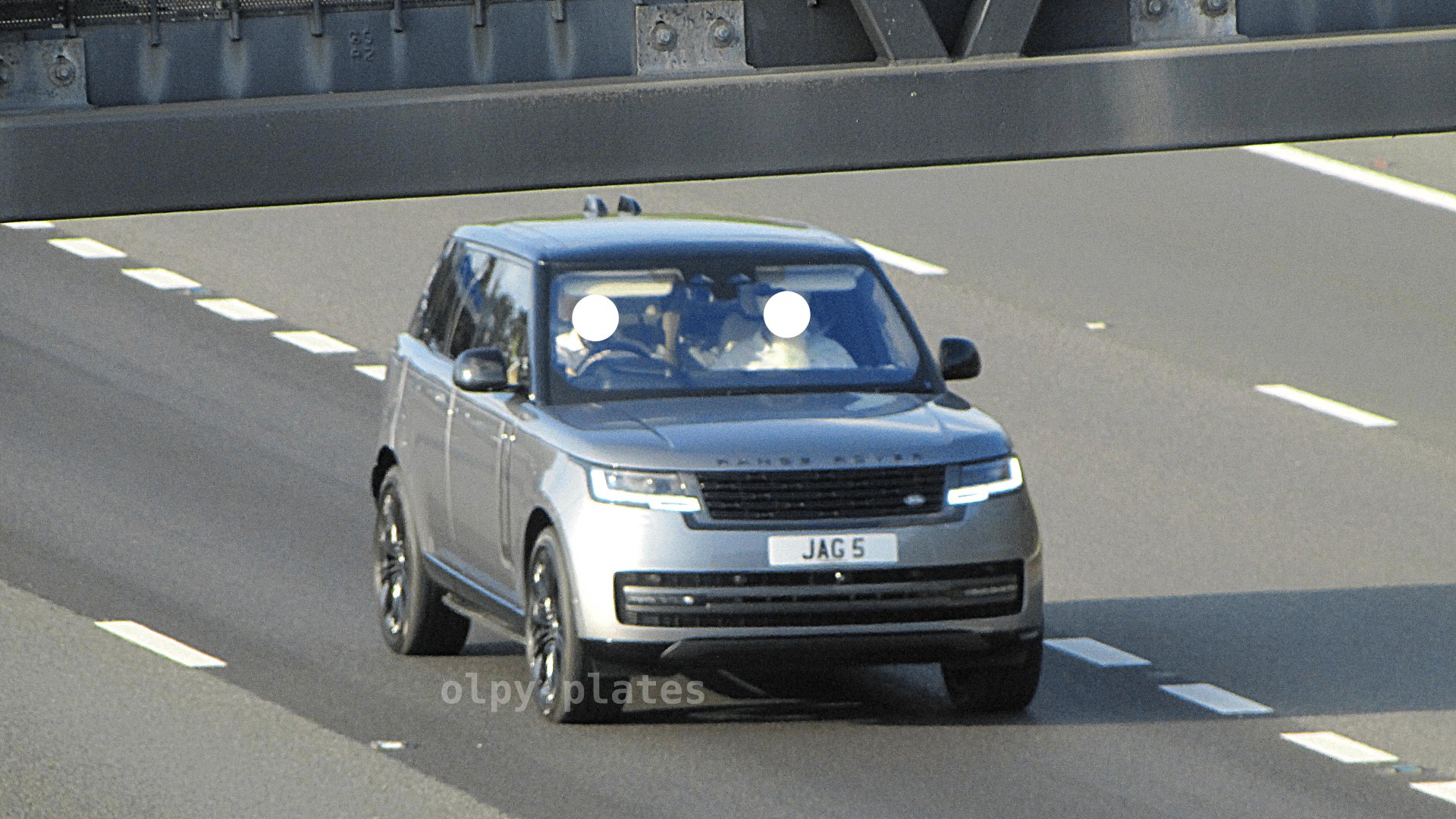 JAG 5 spotted on Land Rover Range Rover