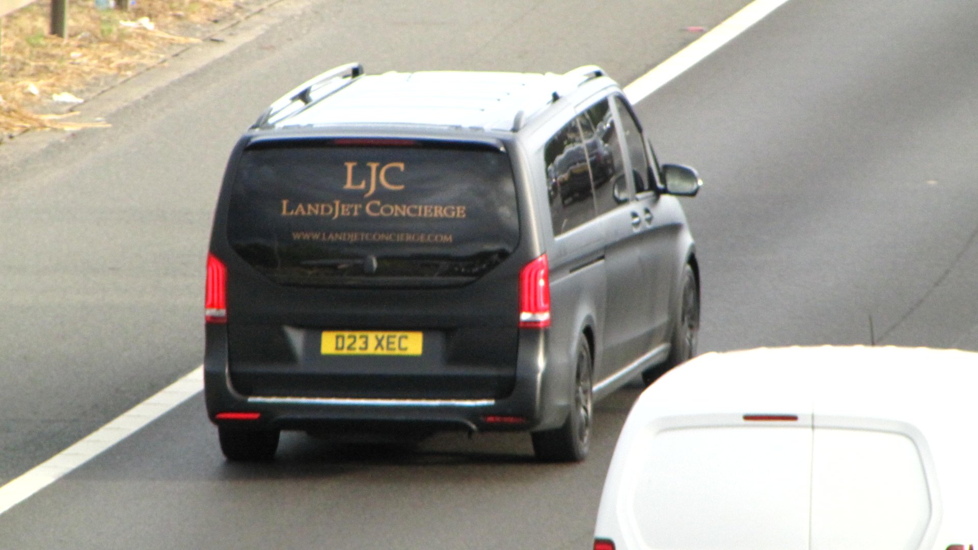 D23 XEC spotted on Mercedes-Benz V-Class