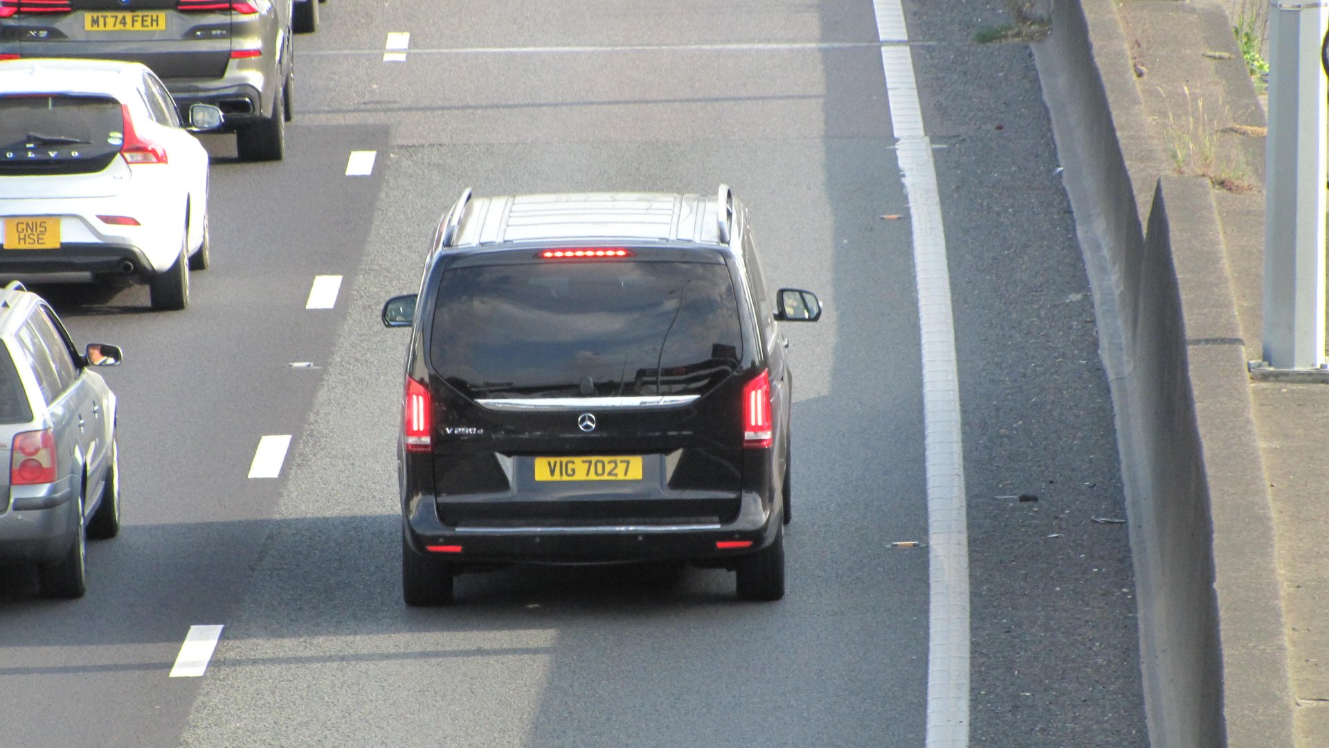 VIG 7027 spotted on Mercedes-Benz V-Class