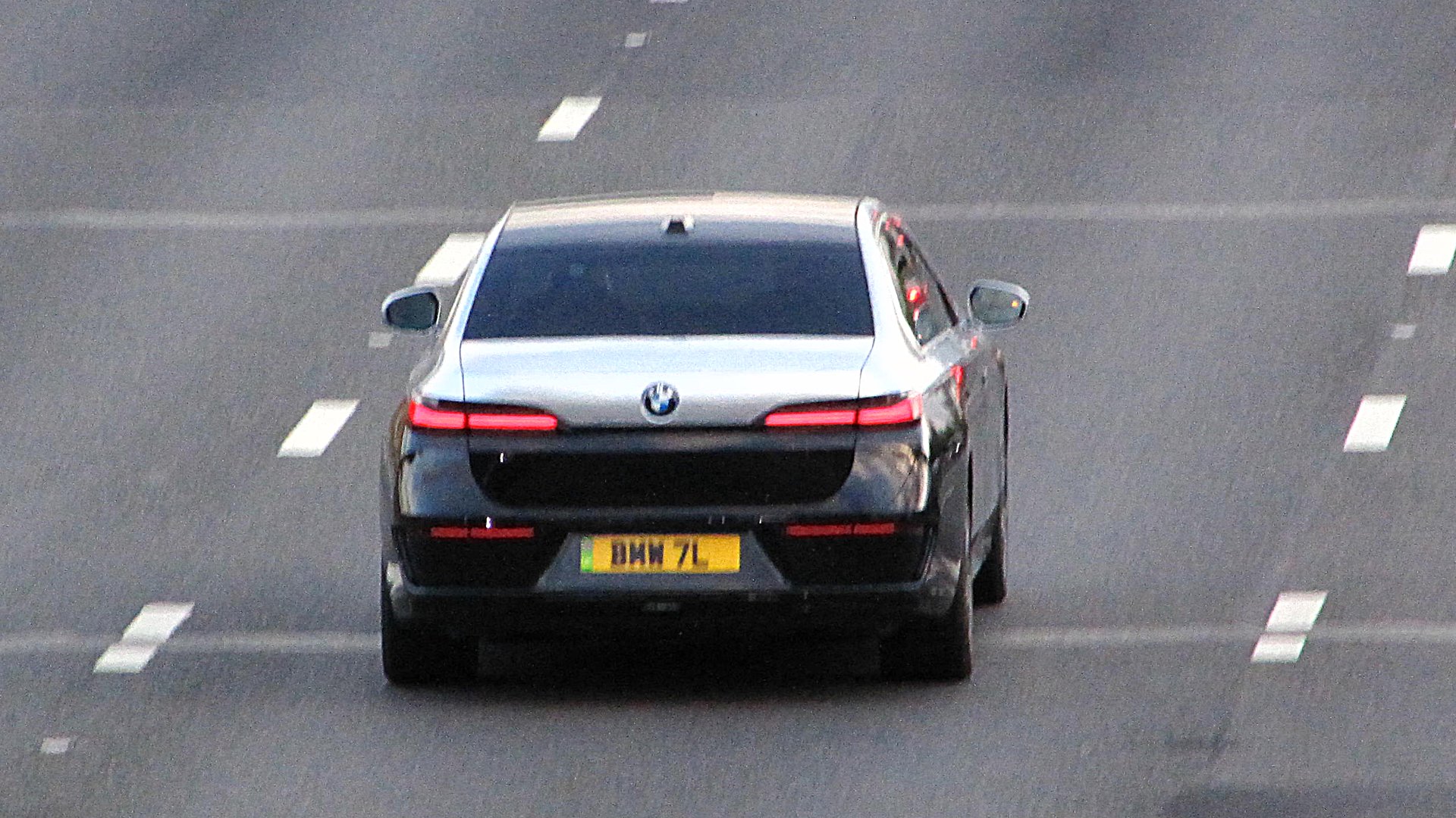 BMW 7L spotted on BMW
