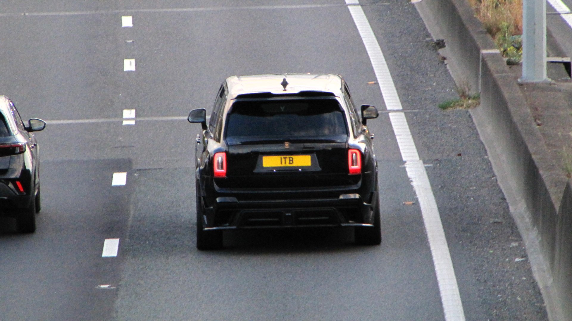 1 TB spotted on Rolls-Royce Cullinan