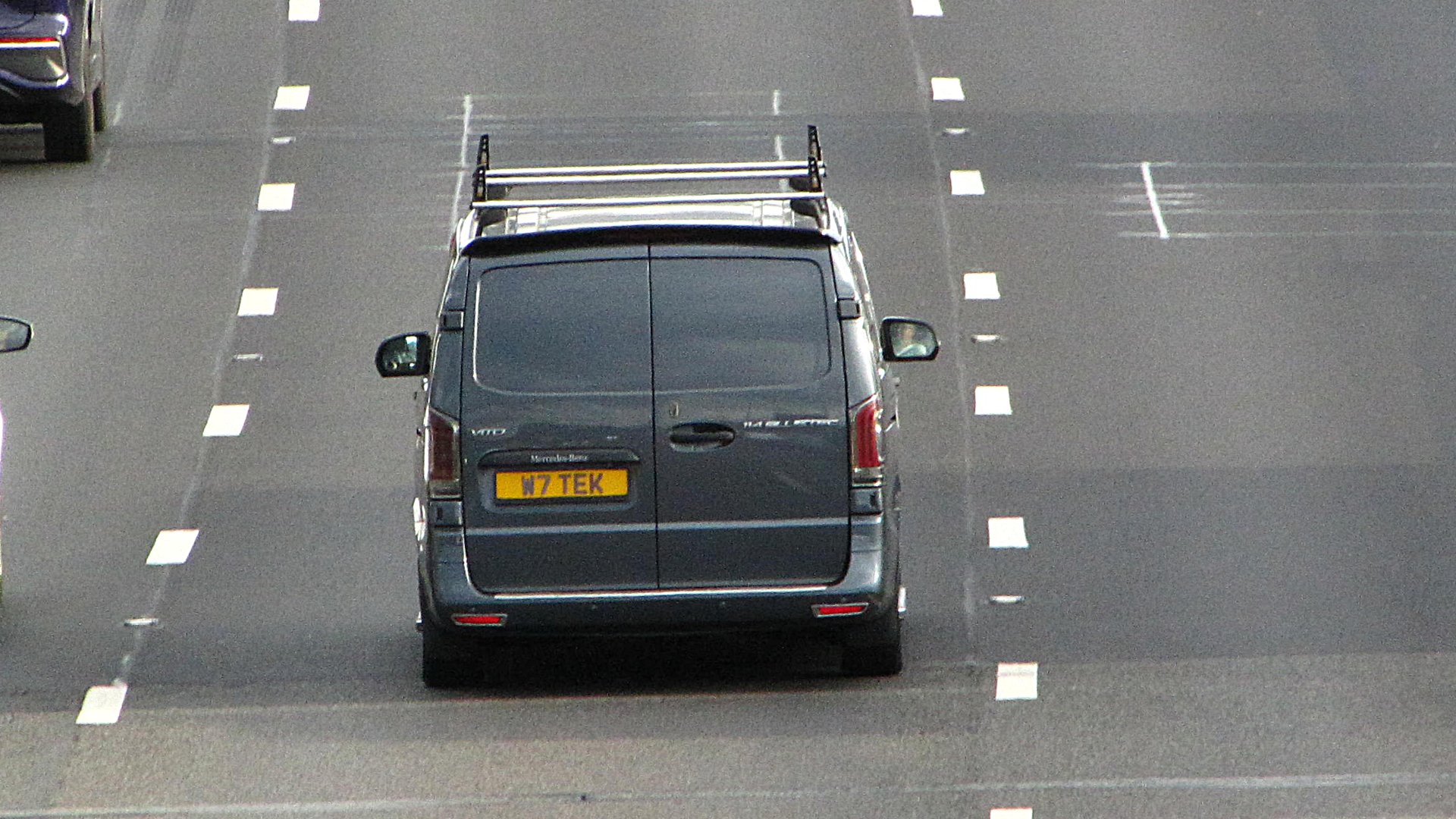 W7 TEK private number plate on a Mercedes-Benz V-Class, spotted in Slough