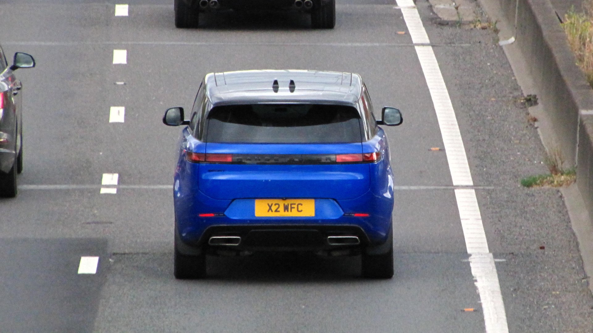 X2 WFC spotted on Land Rover Range Rover Sport
