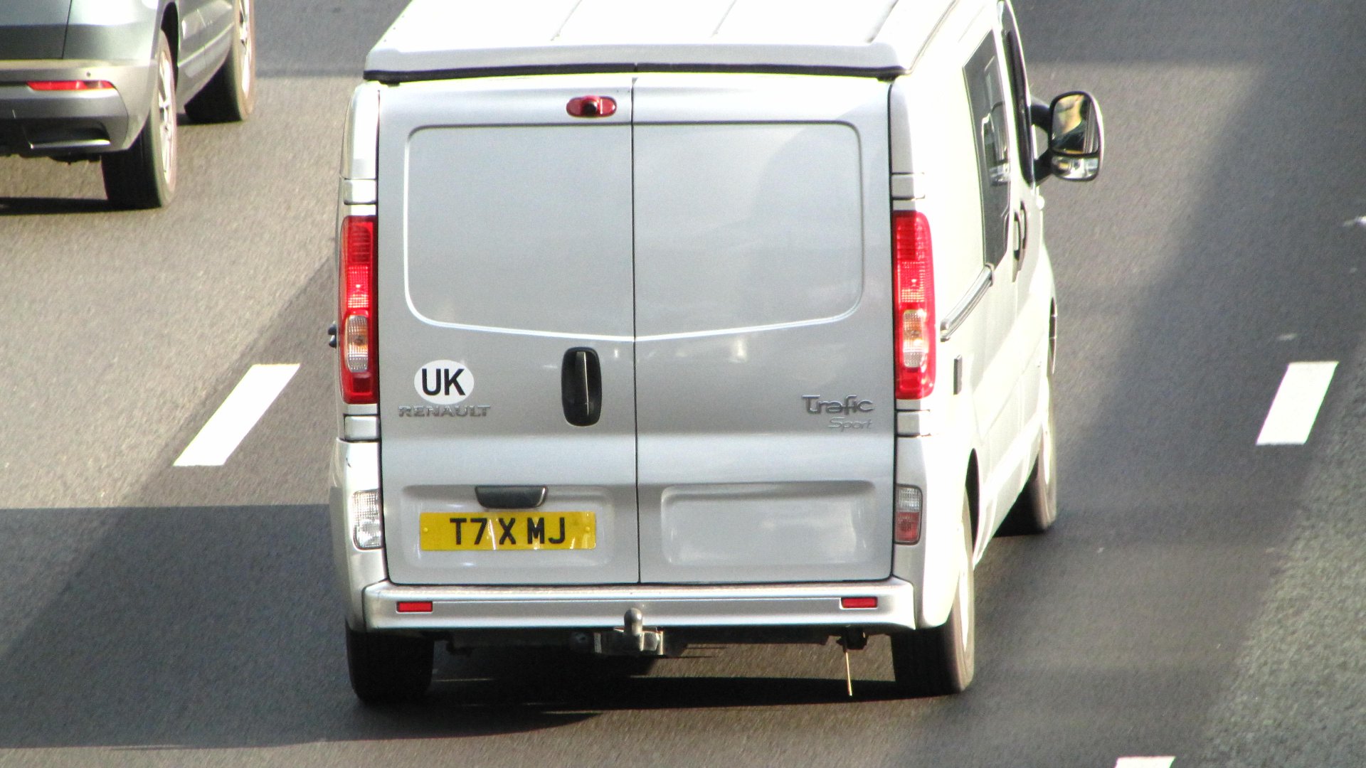T7 XMJ private number plate on a Renault Trafic, spotted in Slough
