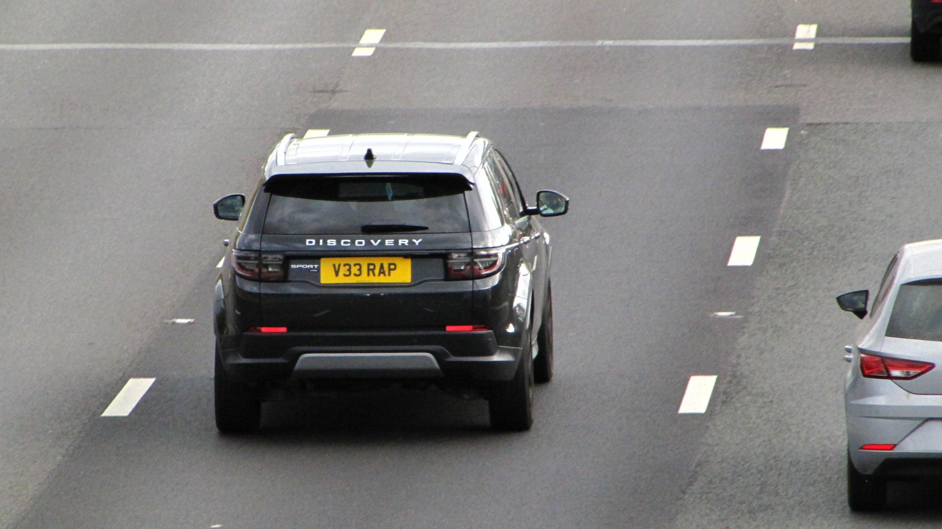 V33 RAP spotted on Land Rover Discovery