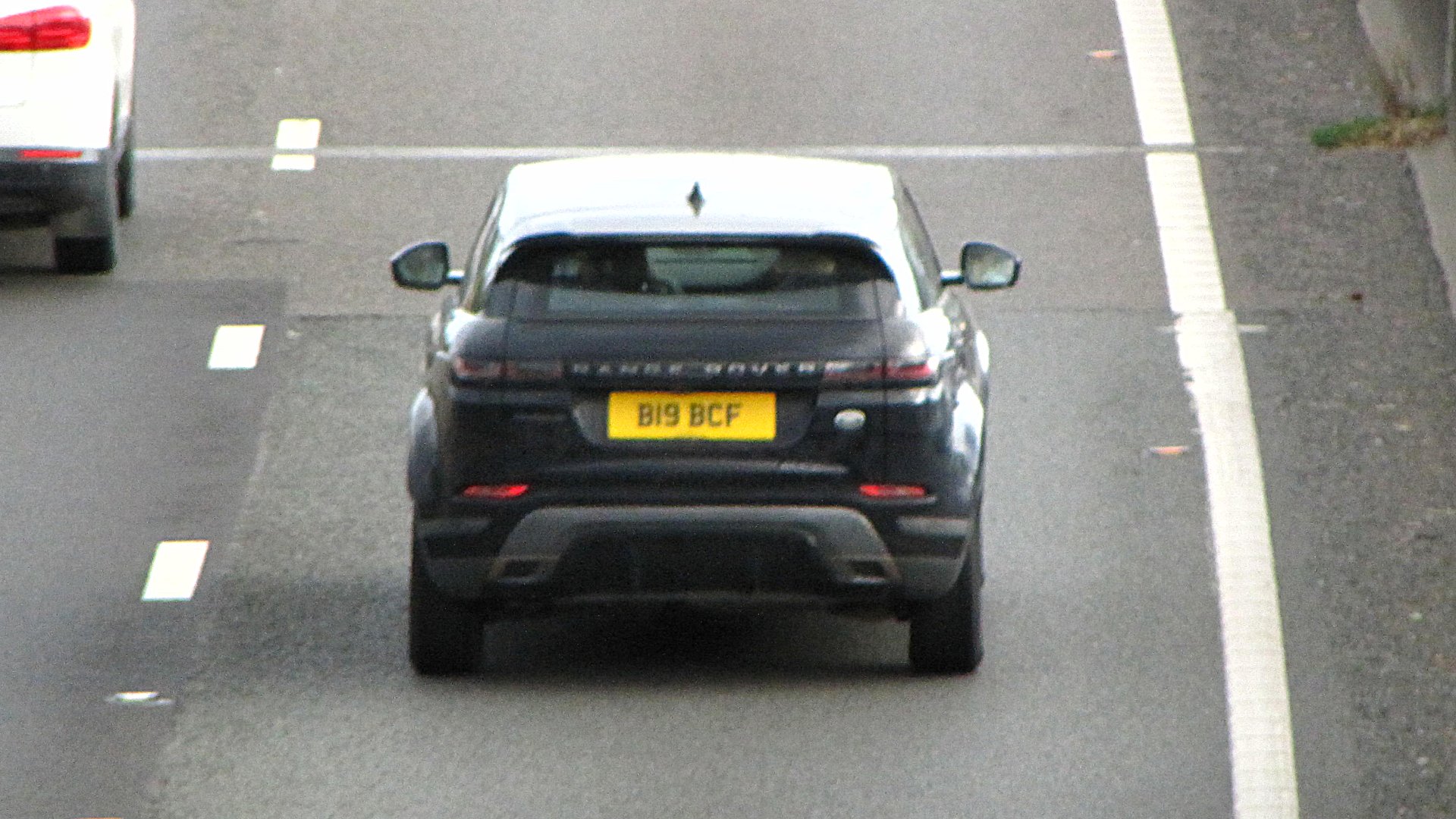 B19 BCF spotted on Land Rover Range Rover Evoque