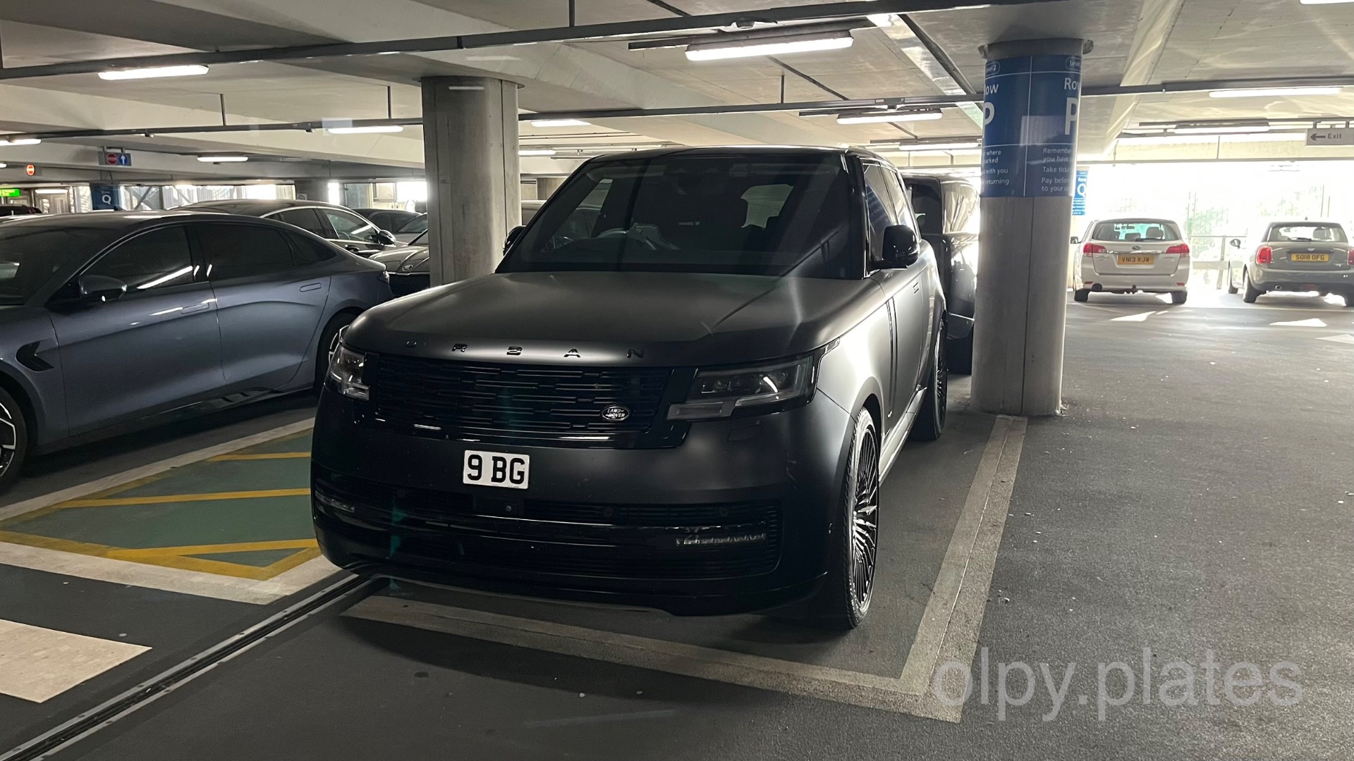 9 BG spotted on Land Rover Range Rover