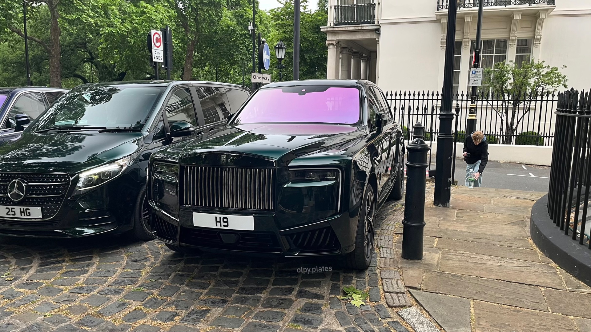 H 9 spotted on Rolls-Royce Cullinan