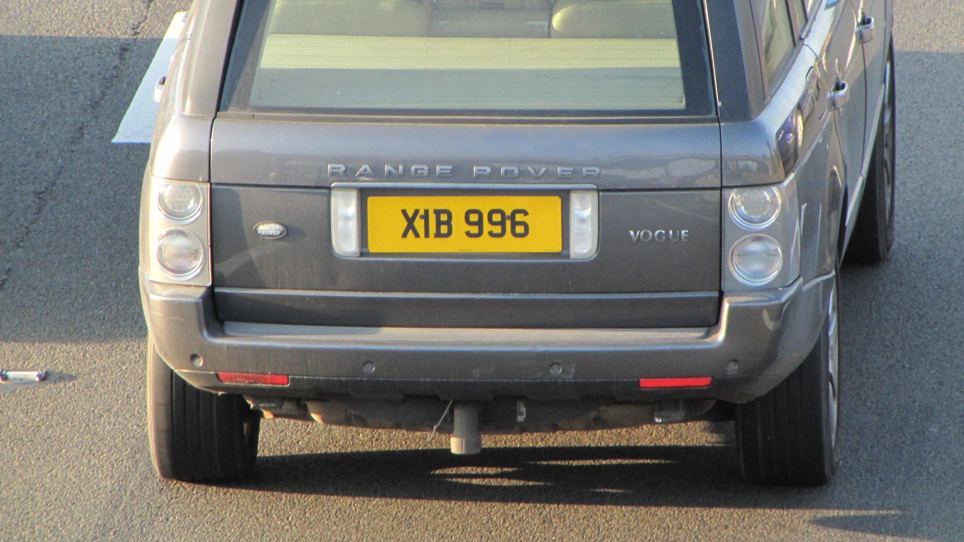 XIB 996 spotted on Land Rover