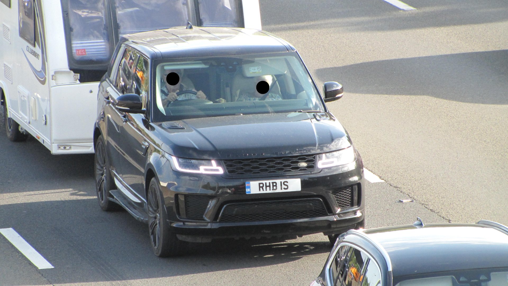 RHB 1S spotted on Land Rover